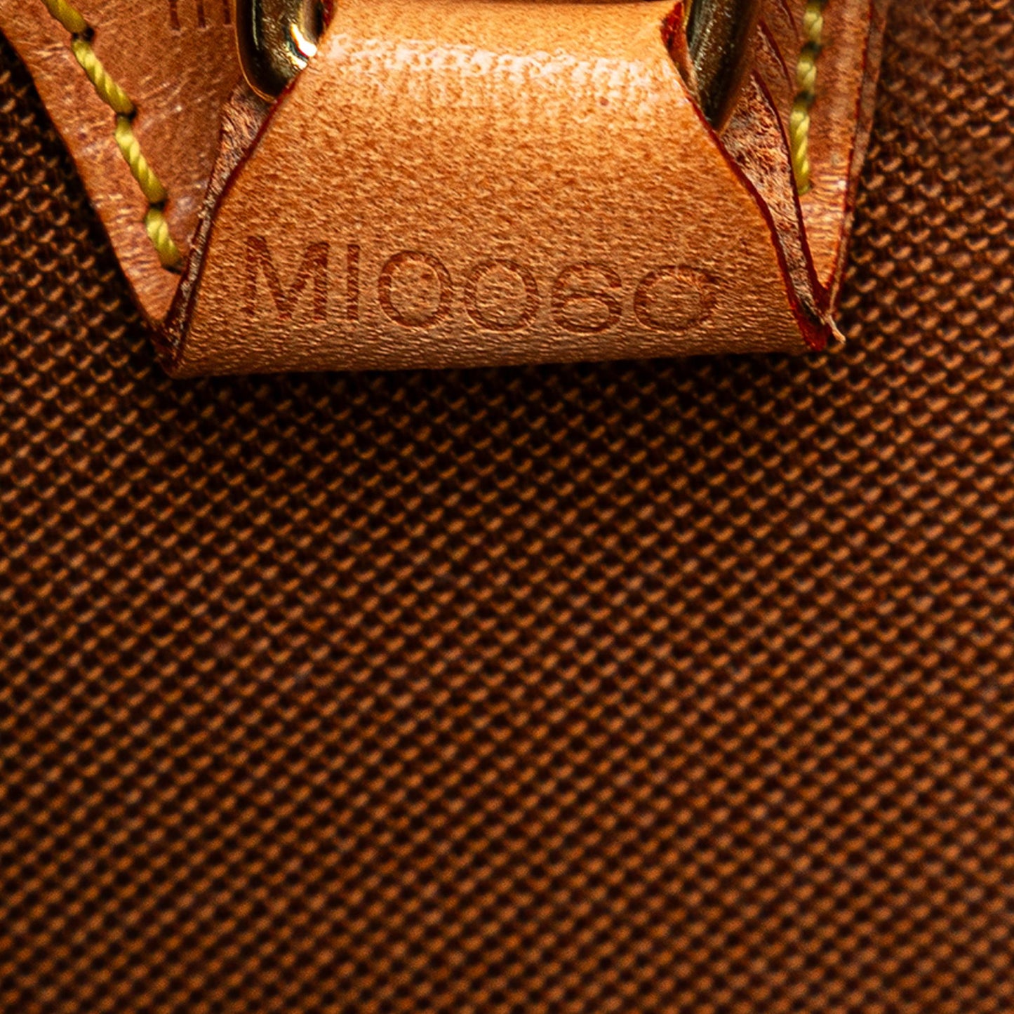 Louis Vuitton Monogram Ellipse PM (SHG-JfWQZk)