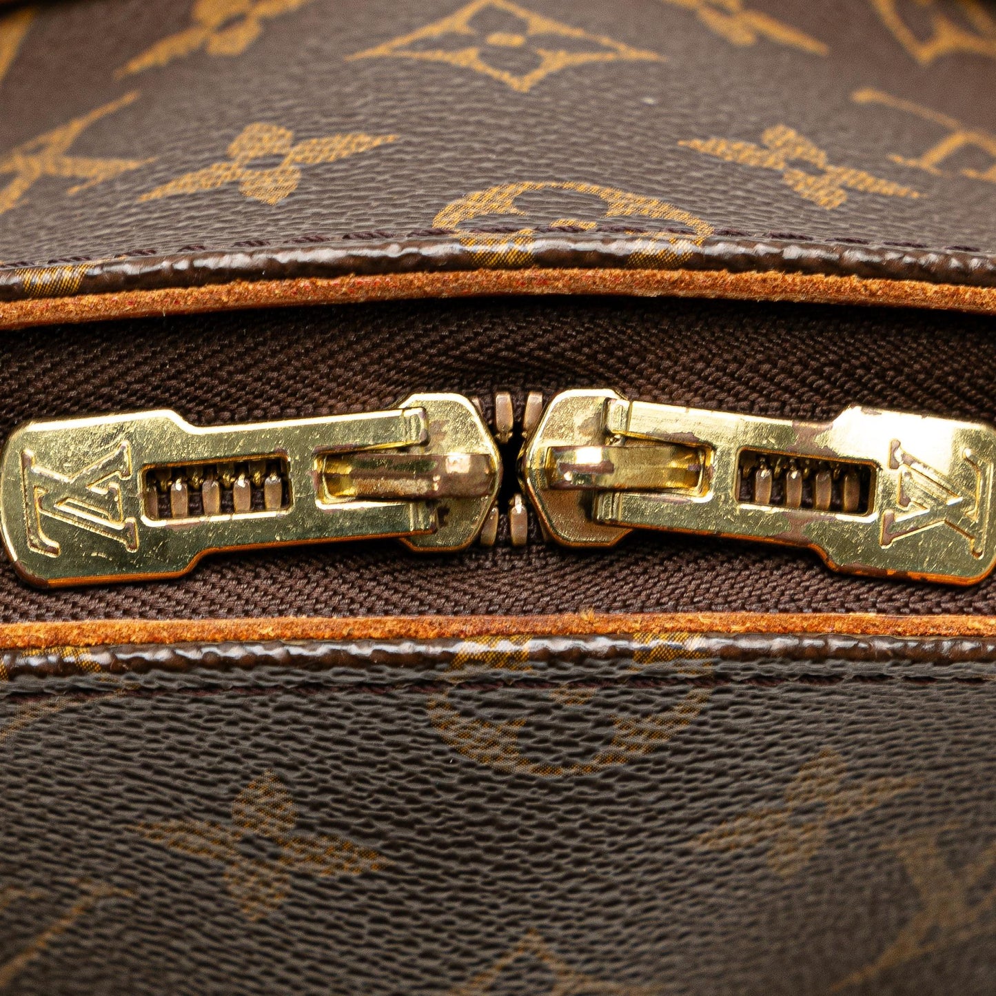 Louis Vuitton Monogram Ellipse PM (SHG-fN63mM)