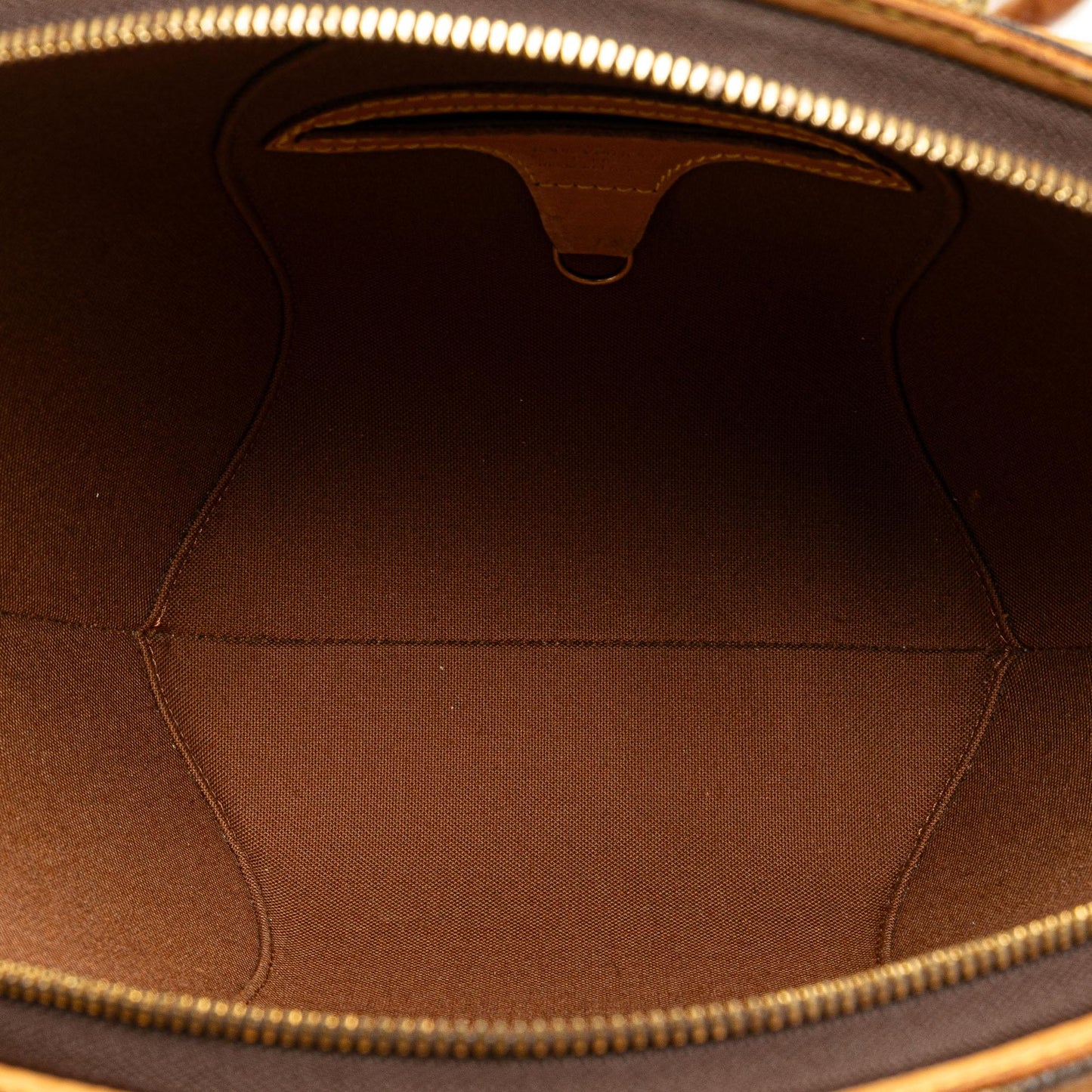 Louis Vuitton Monogram Ellipse PM (SHG-Nlaiww)