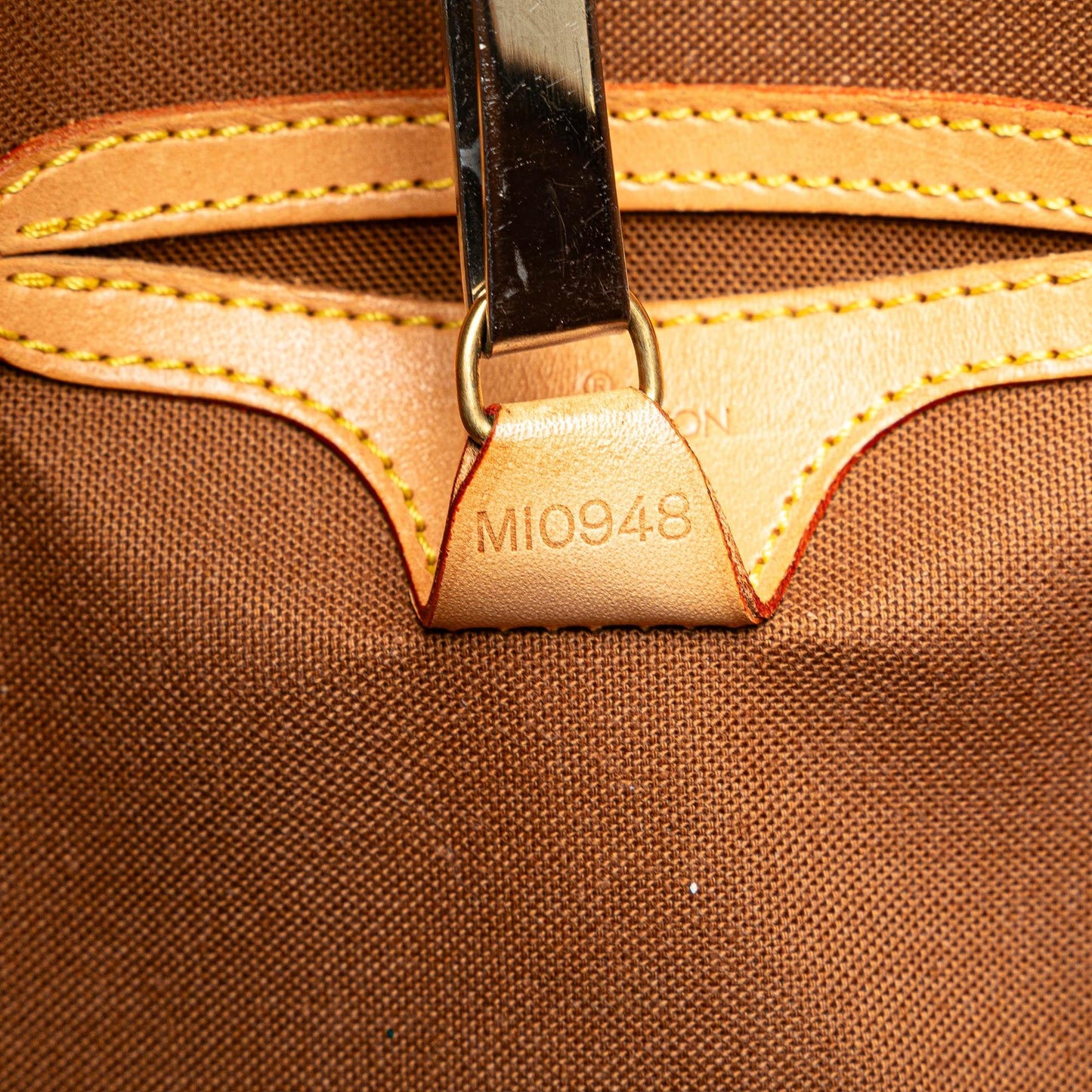 Louis Vuitton Monogram Ellipse PM (SHG-dv73ve)