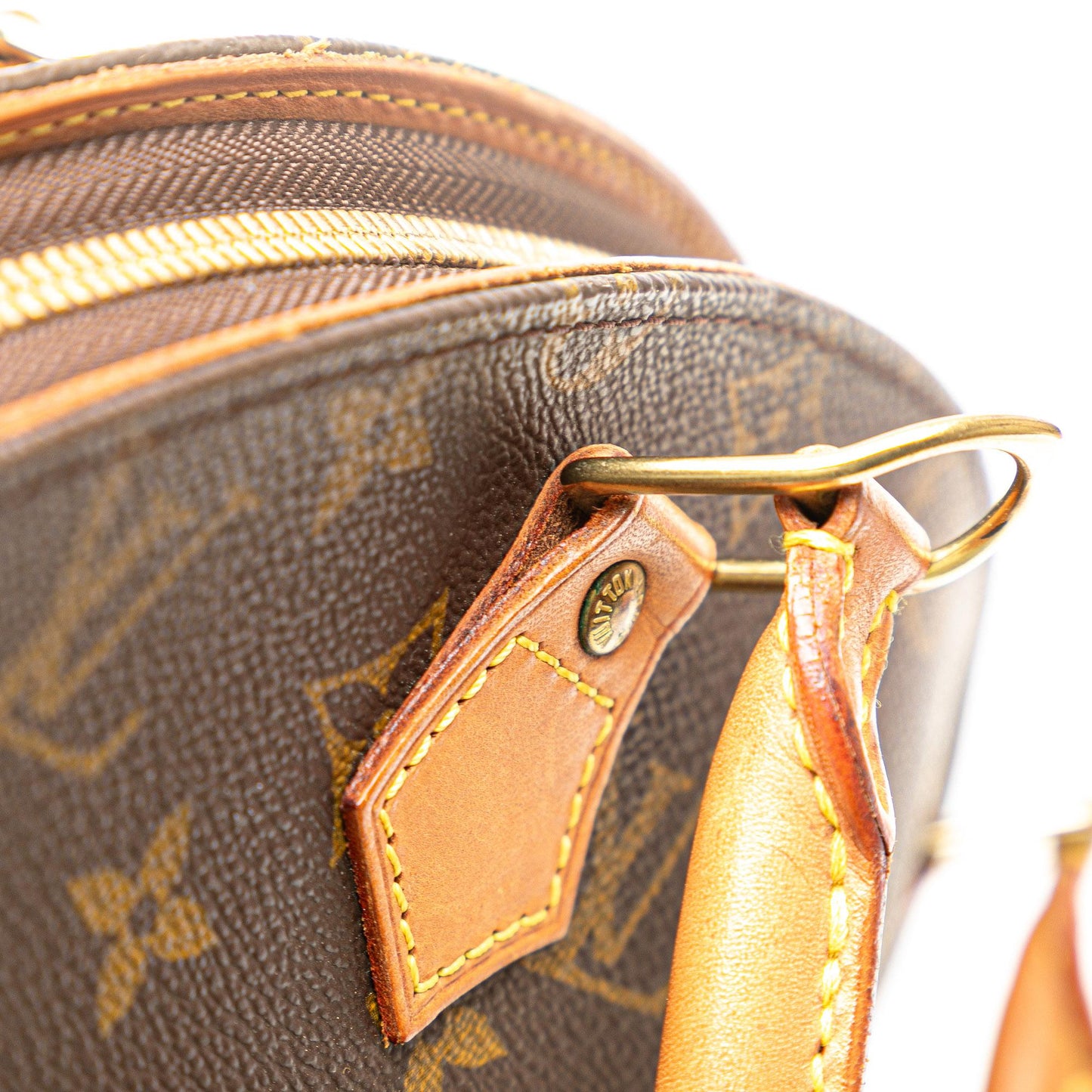 Louis Vuitton Monogram Ellipse PM (SHG-0B7jkc)