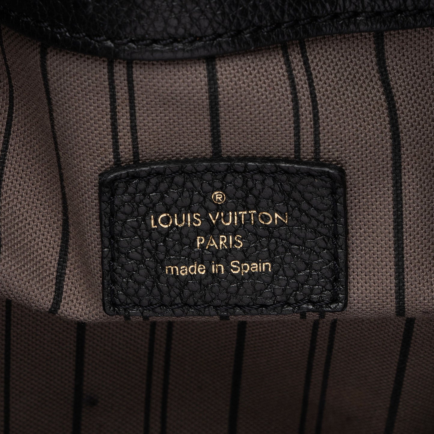 Louis Vuitton Monogram Empreinte Artsy MM Shoulder Bag (SHF-jAbMrd)