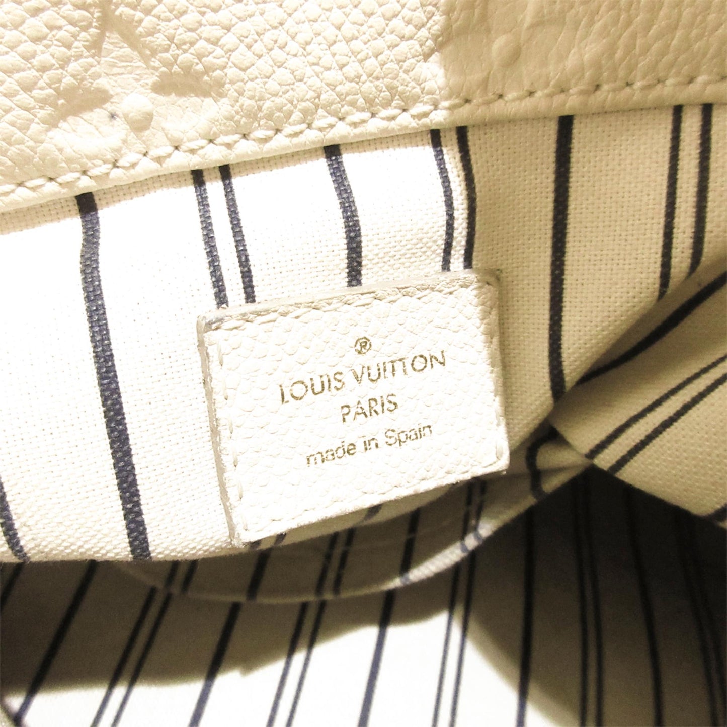 Louis Vuitton Monogram Empreinte Artsy MM (SHG-35660)