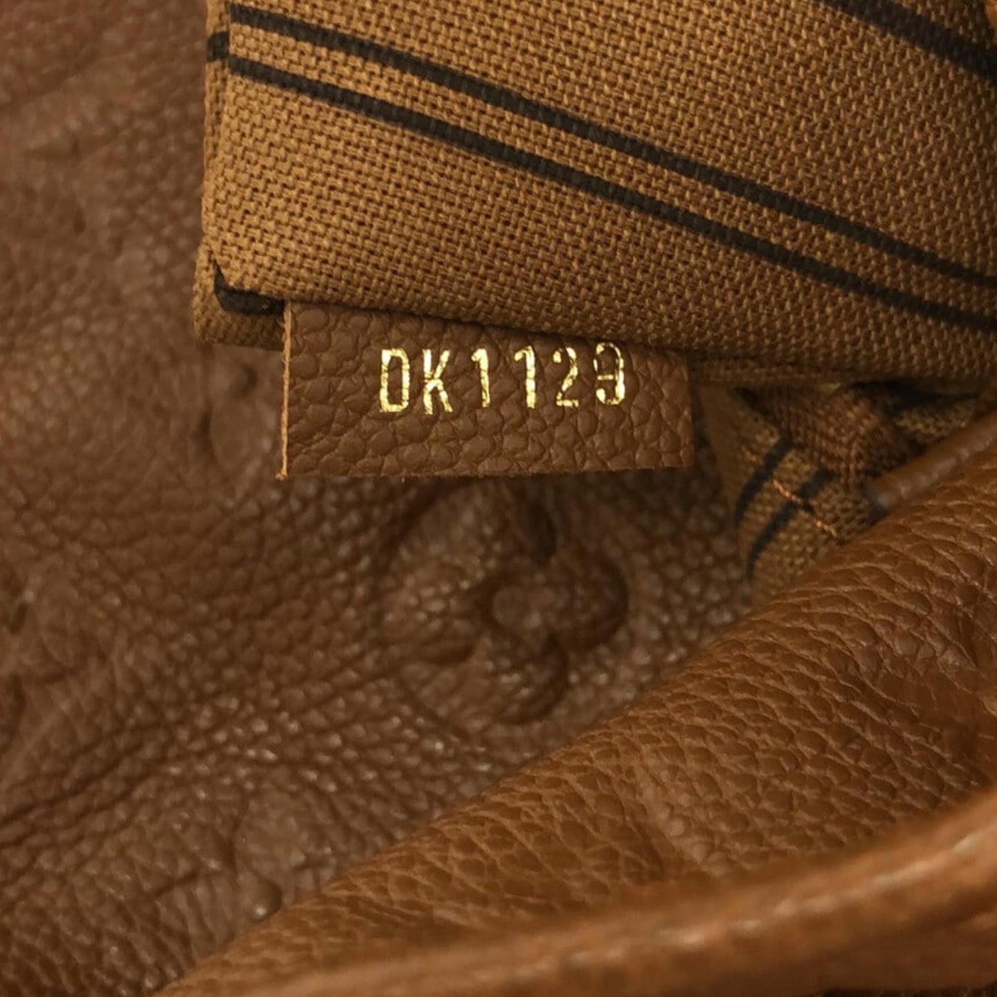 Louis Vuitton Monogram Empreinte Artsy MM (SHG-isulP1)
