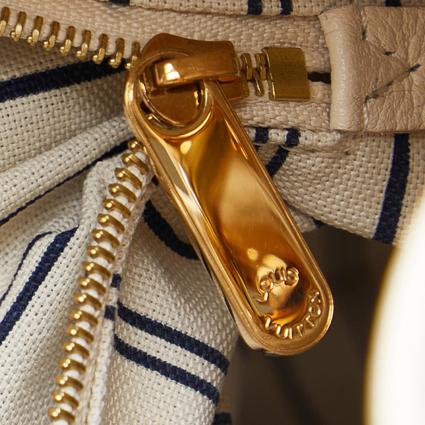 Louis Vuitton Monogram Empreinte Artsy MM (SHG-fDMXwe)