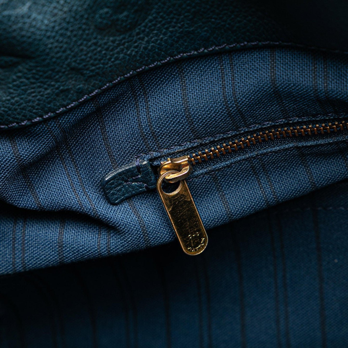 Louis Vuitton Monogram Empreinte Artsy MM