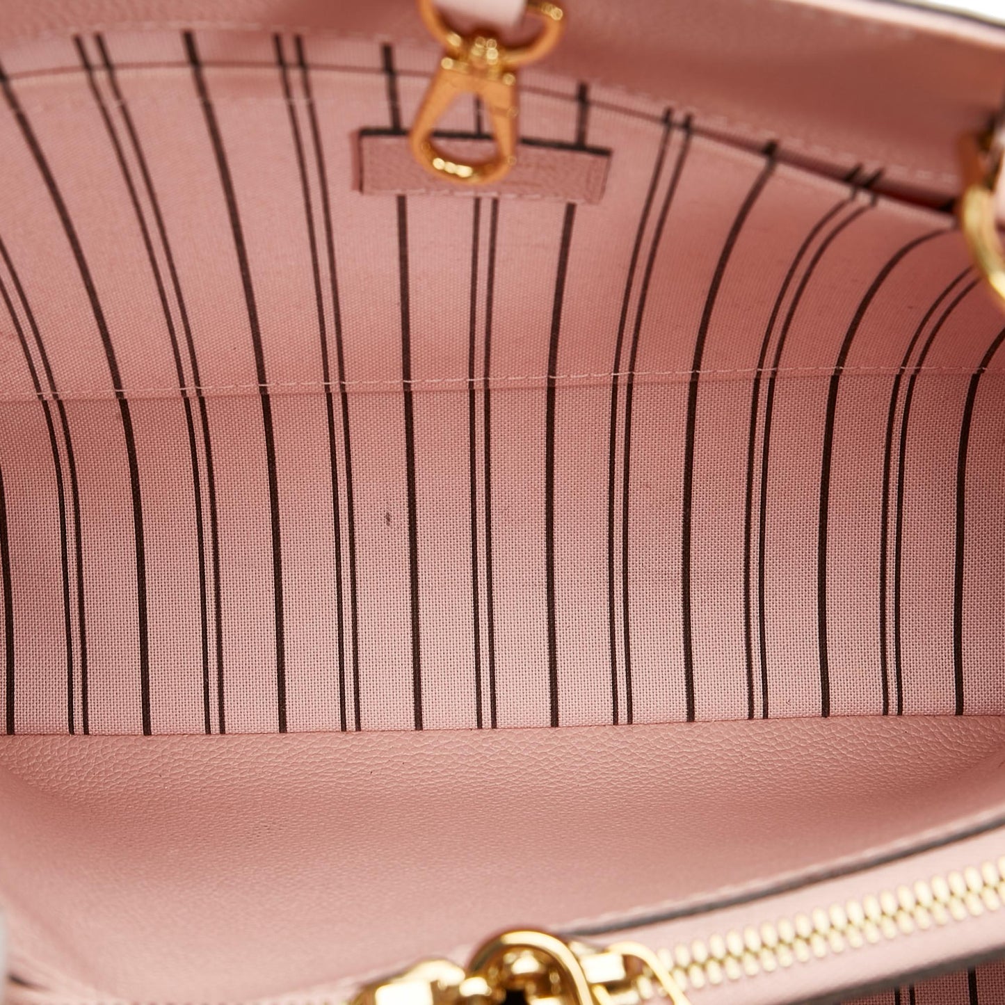 Louis Vuitton Monogram Empreinte Montaigne MM (SHG-sDVwMt)