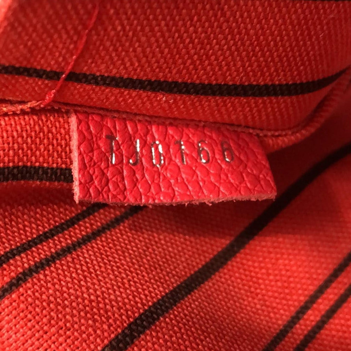 Louis Vuitton Monogram Empreinte Montaigne MM (SHG-mO4yxB)