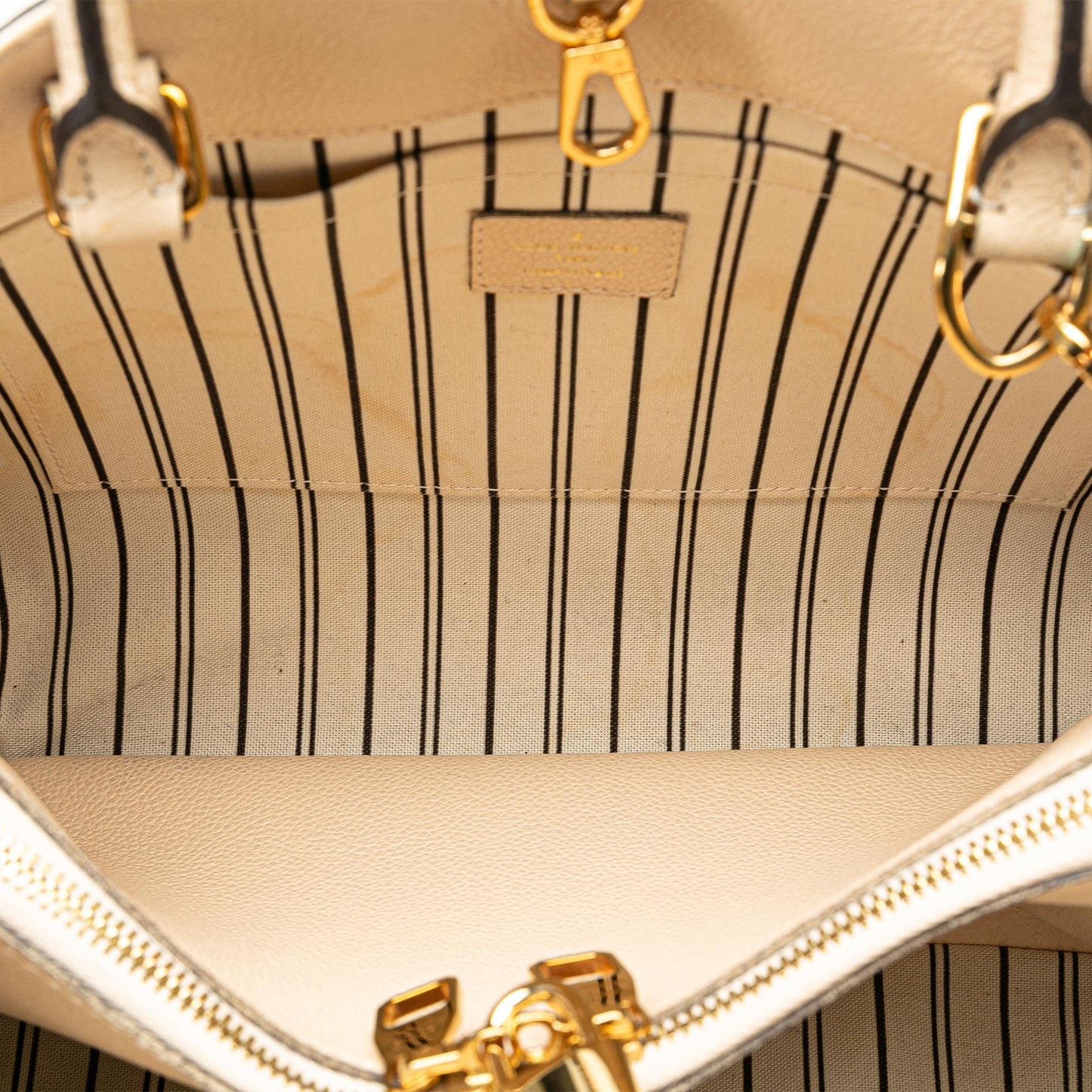 Louis Vuitton Monogram Empreinte Montaigne MM (SHG-olpuHE)