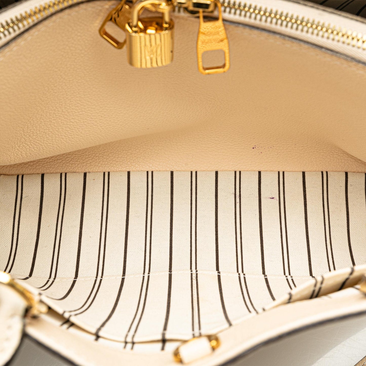 Louis Vuitton Monogram Empreinte Montaigne MM (SHG-olpuHE)