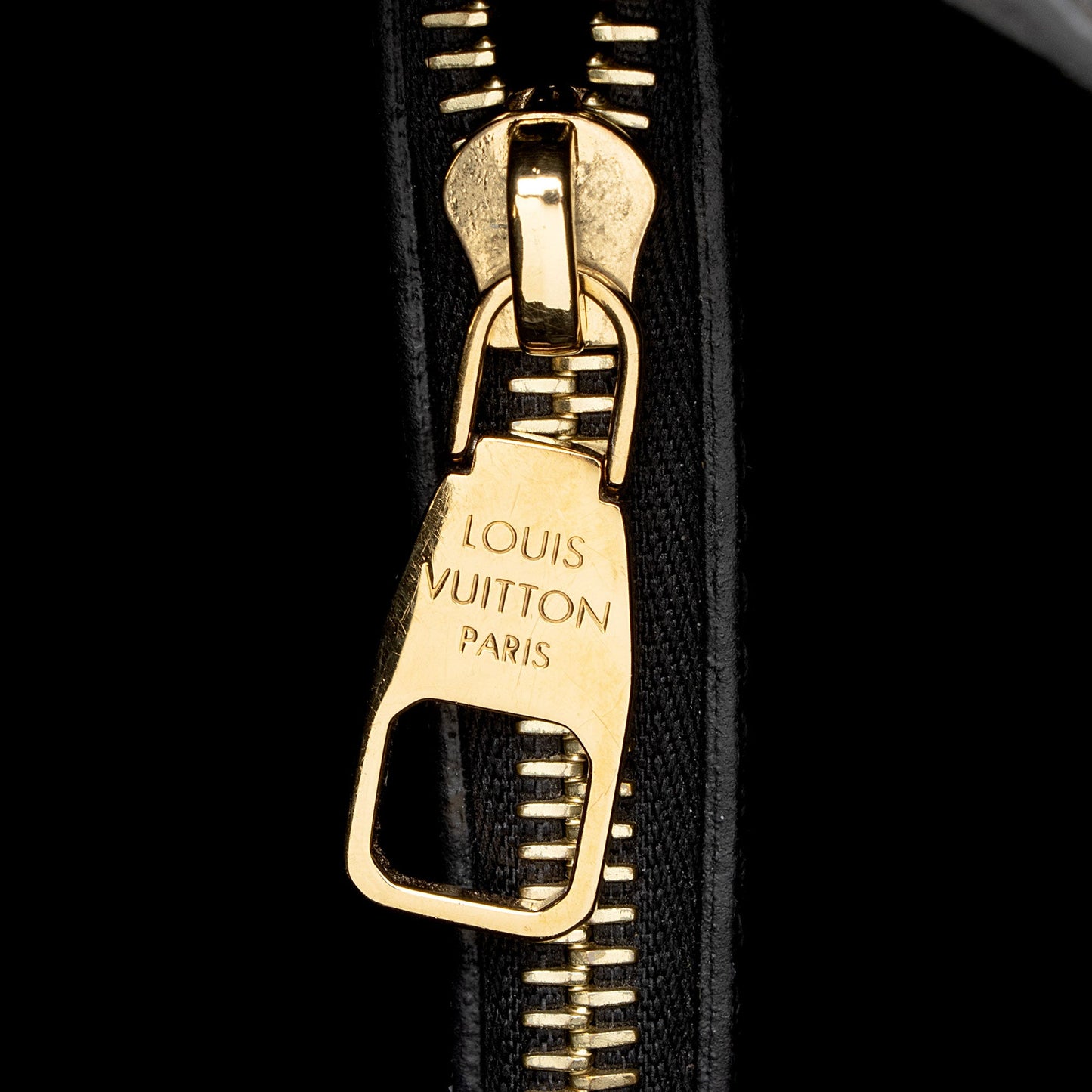 Louis Vuitton Monogram Empreinte Neonoe MM Shoulder Bag