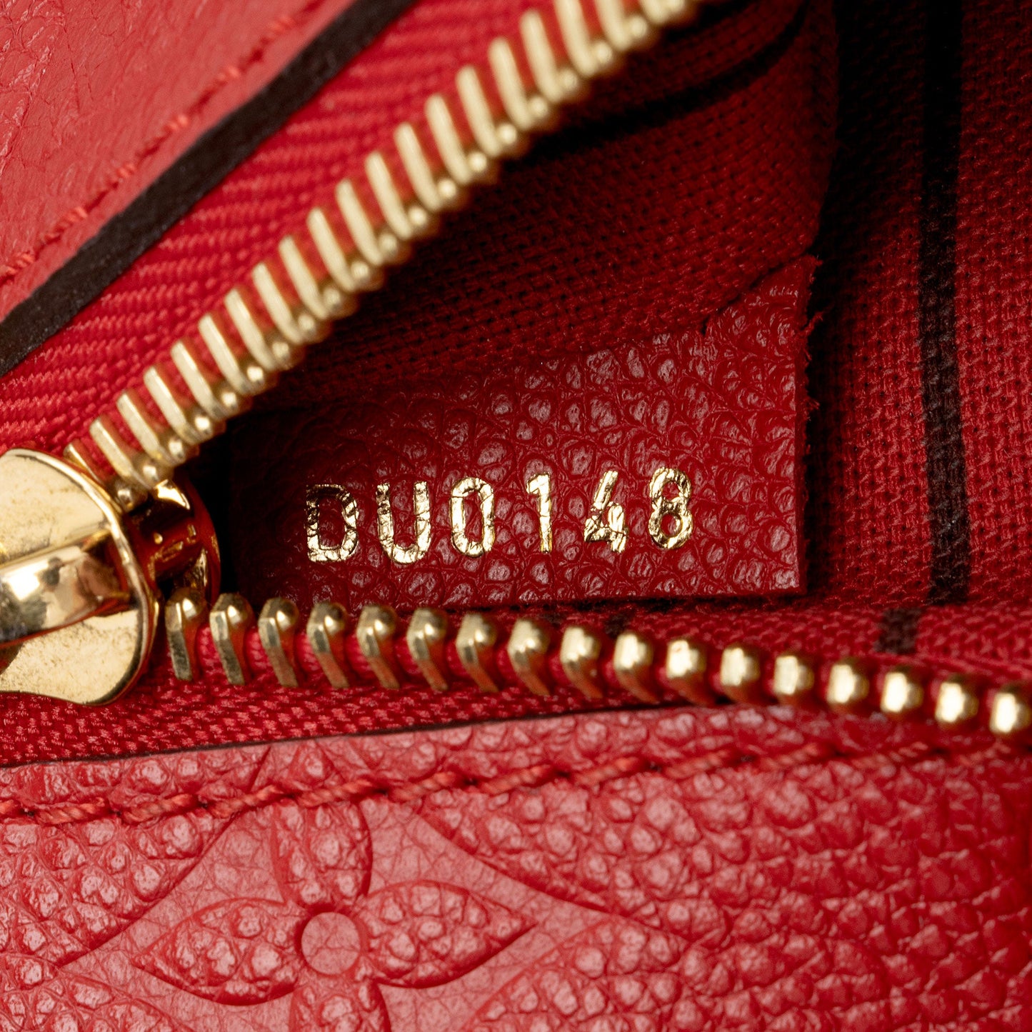 Louis Vuitton Monogram Empreinte Pochette Metis Shoulder Bag (SHF-R7cGr3)