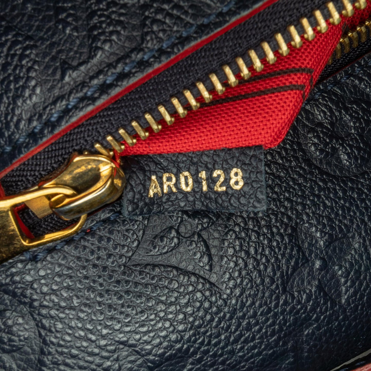 Louis Vuitton Monogram Empreinte Pochette Metis (SHG-QmrRjo)