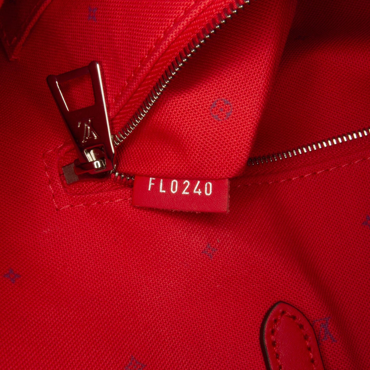 Louis Vuitton Monogram Escale OntheGo GM (SHG-uo21Fw)