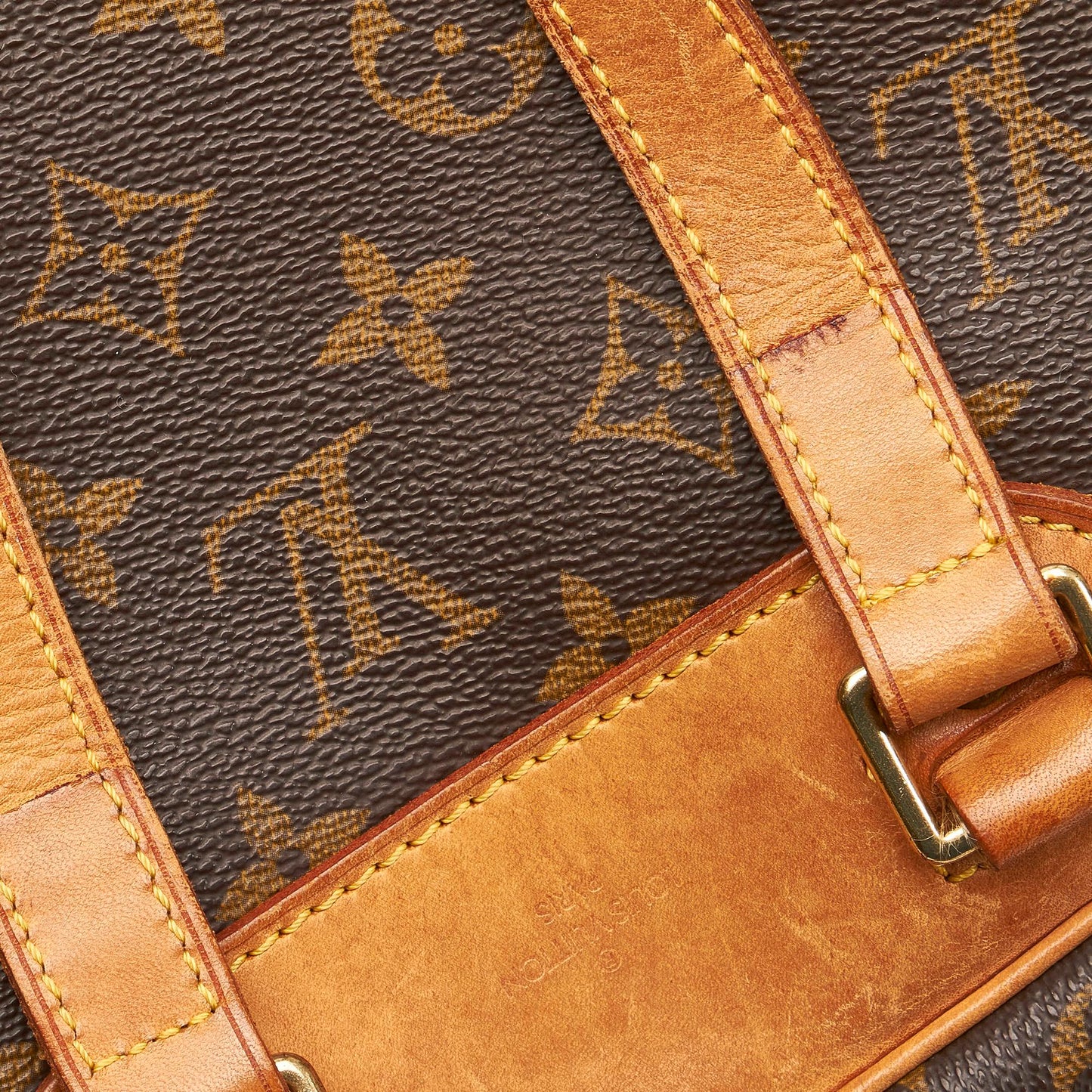 Louis Vuitton Monogram Excursion (SHG-28720)