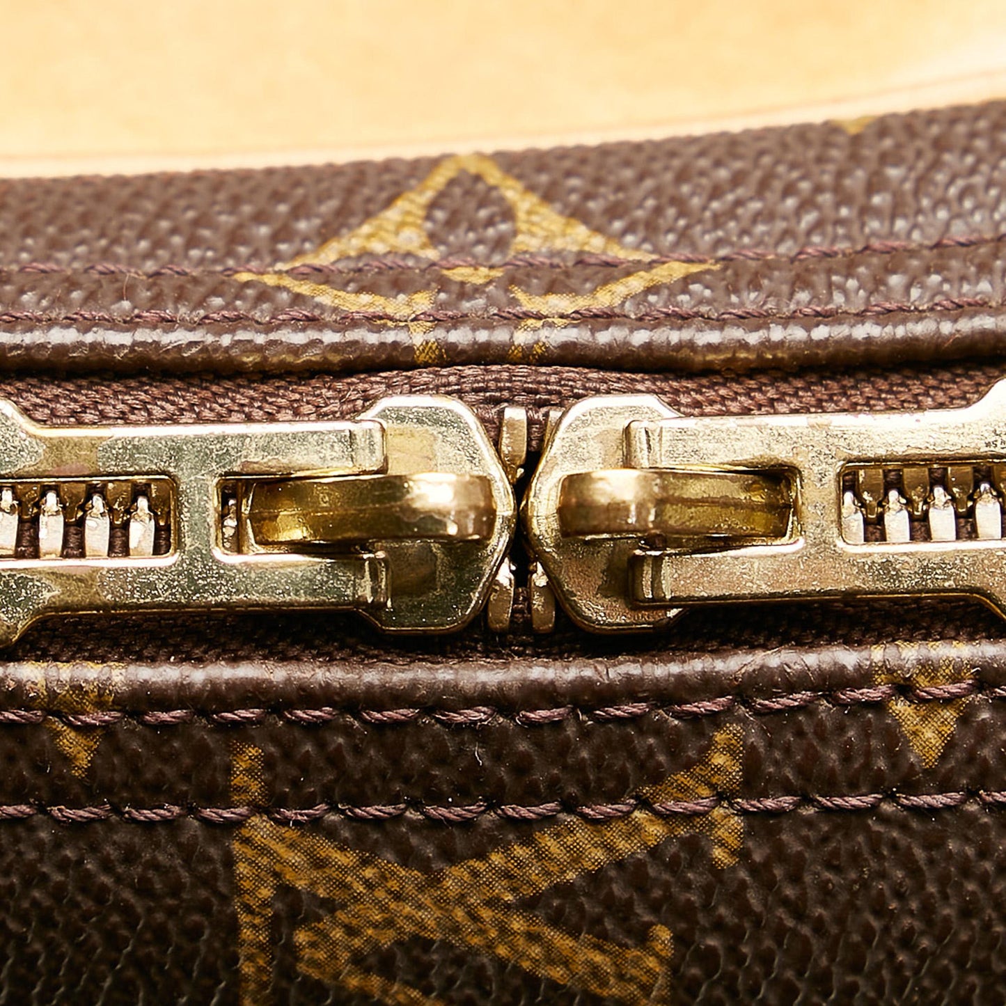 Louis Vuitton Monogram Excursion (SHG-30566)