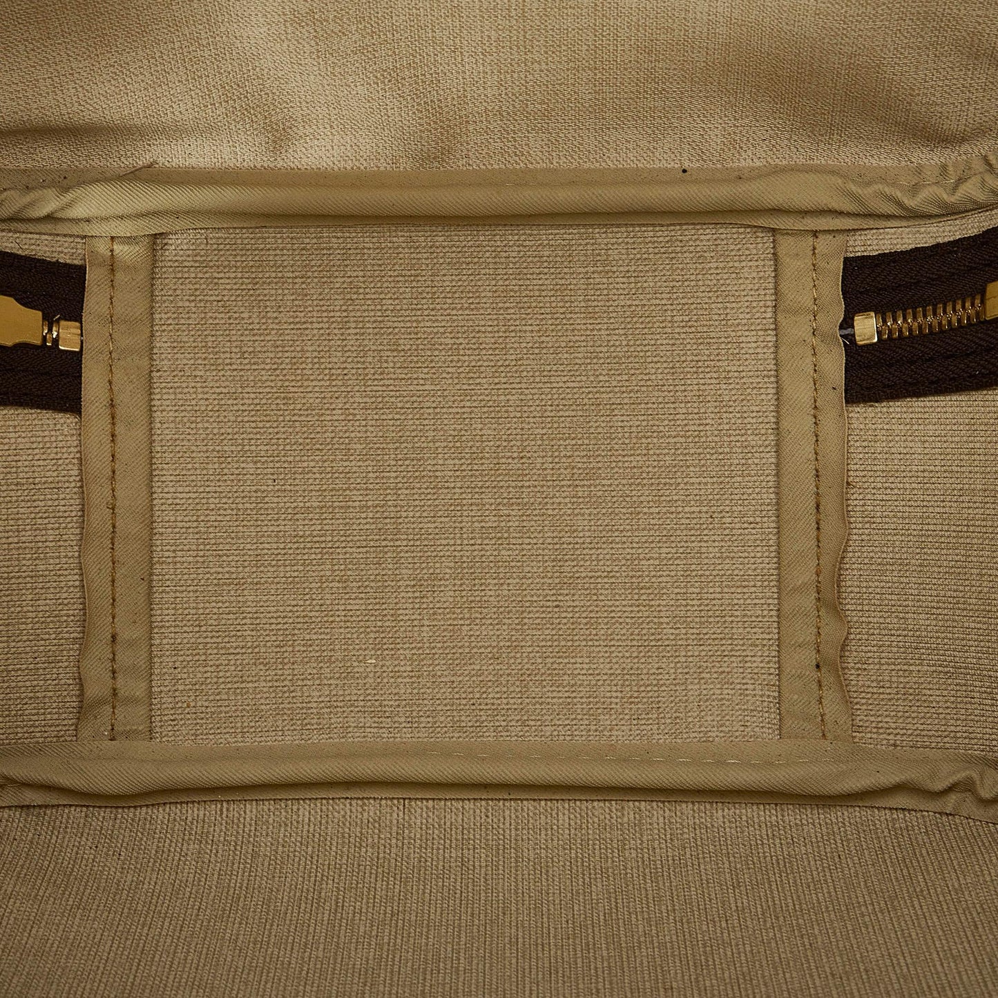 Louis Vuitton Monogram Excursion (SHG-zqMsNa)