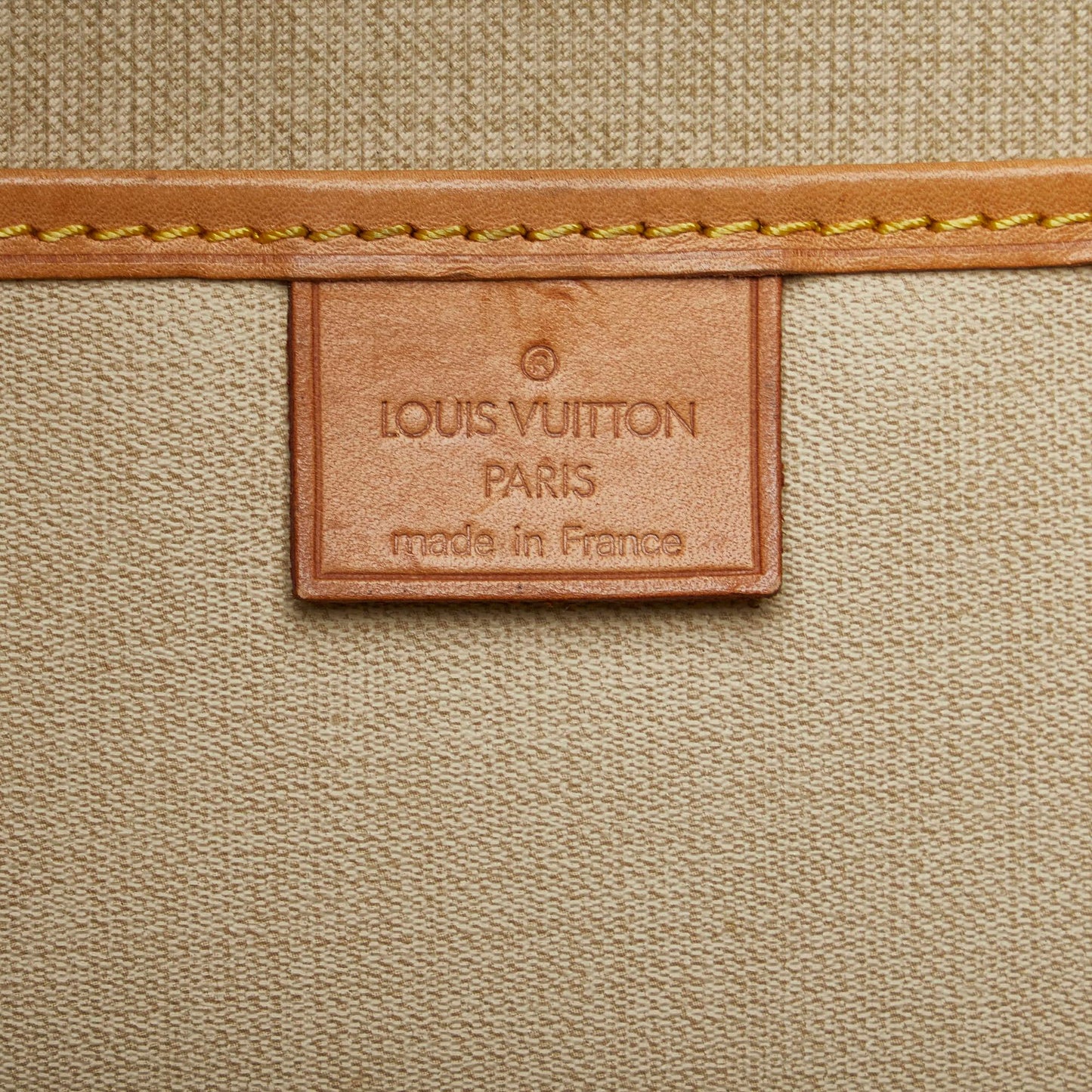 Louis Vuitton Monogram Excursion (SHG-zqMsNa)