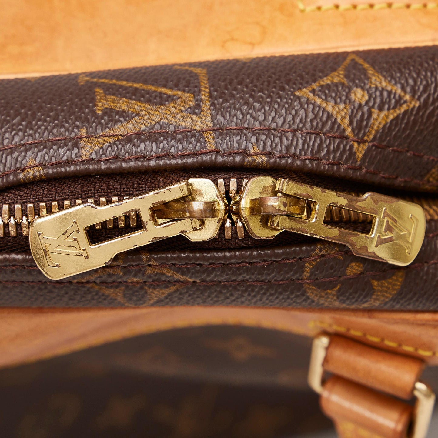 Louis Vuitton Monogram Excursion (SHG-FtJYWA)