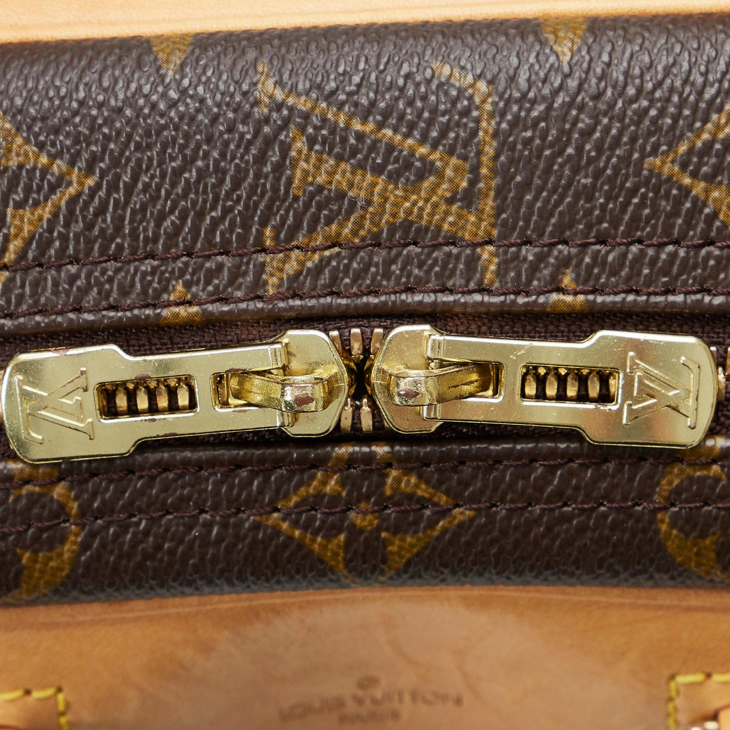 Louis Vuitton Monogram Excursion (SHG-DgrEfO)