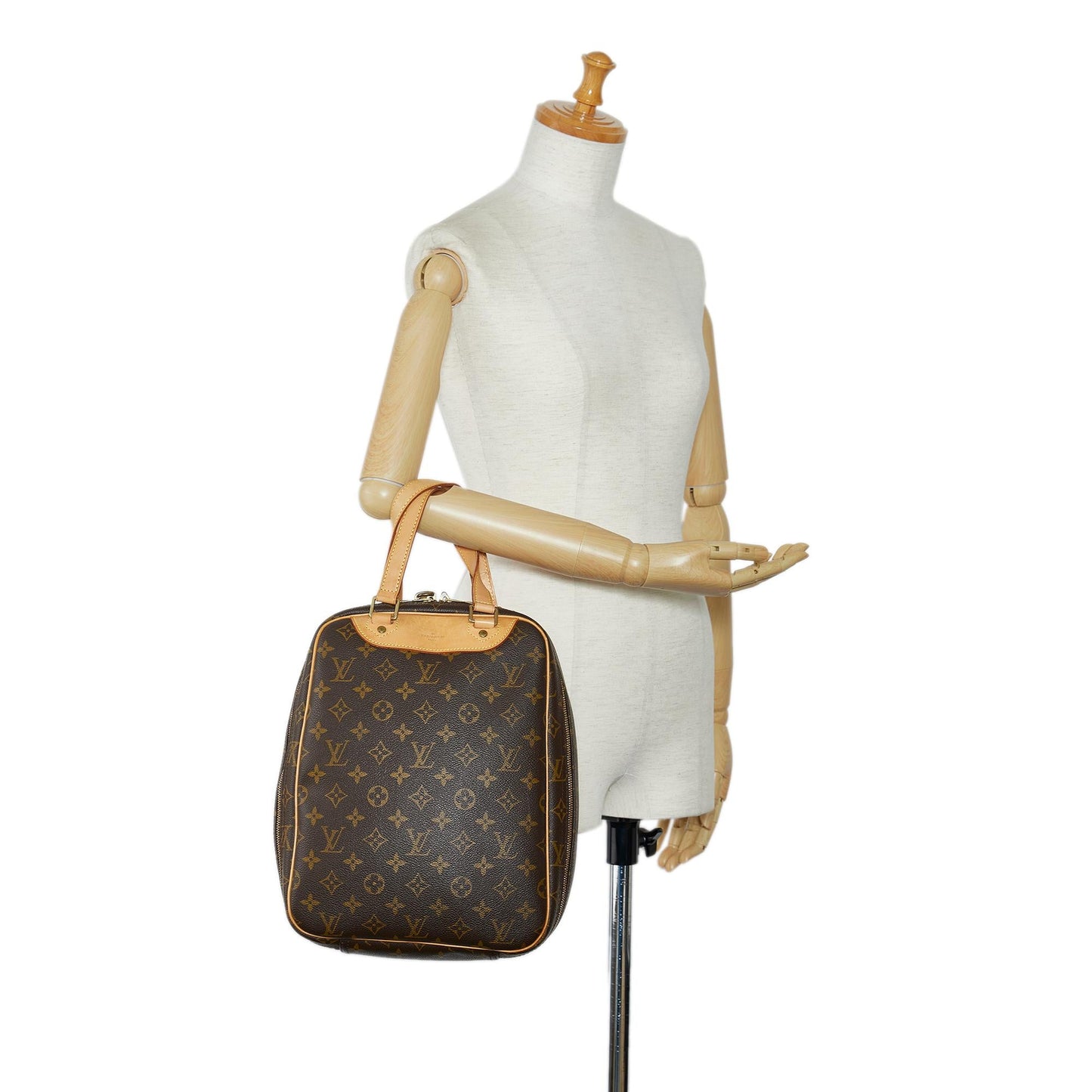 Louis Vuitton Monogram Excursion (SHG-DgrEfO)