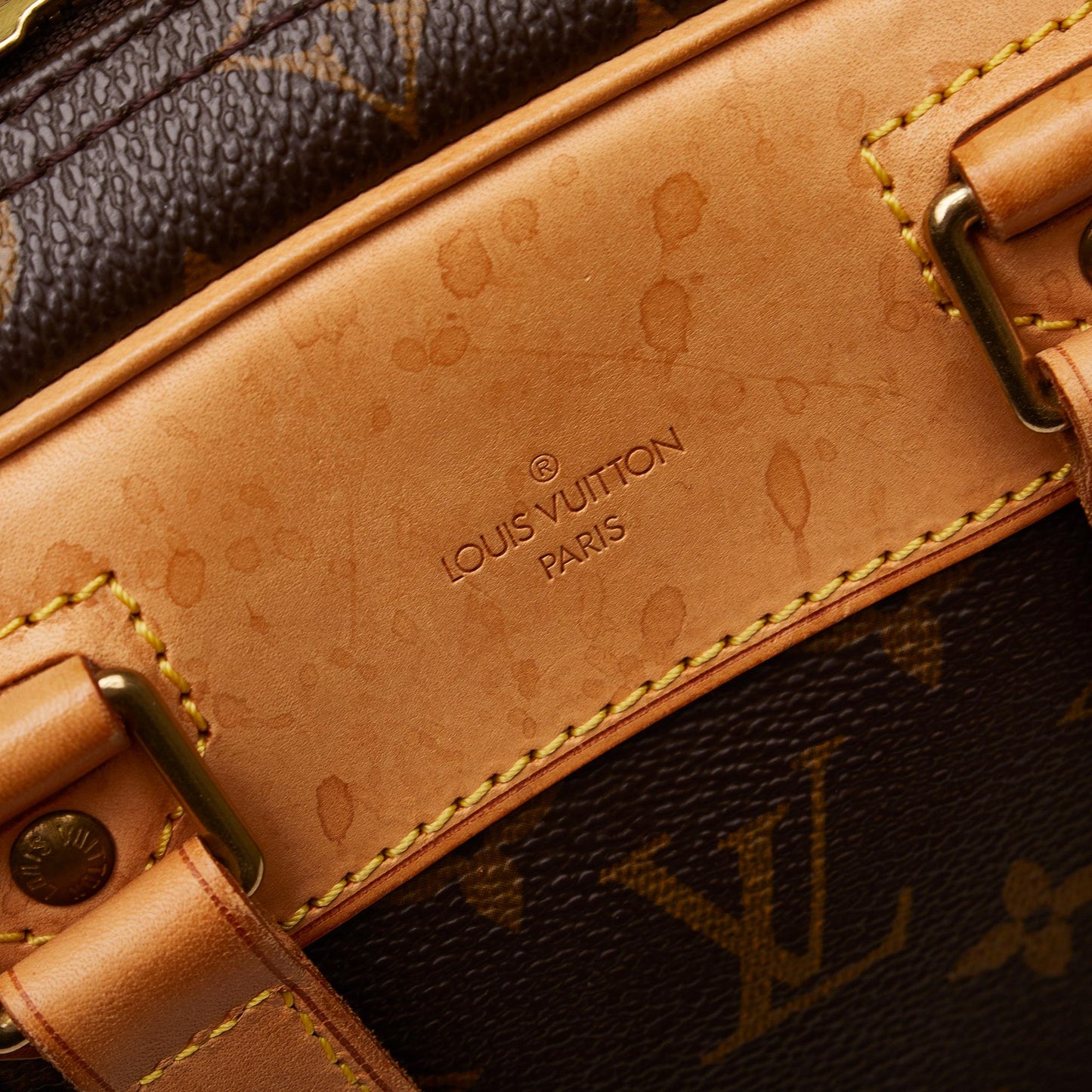 Louis Vuitton Monogram Excursion (SHG-Od6NsV)