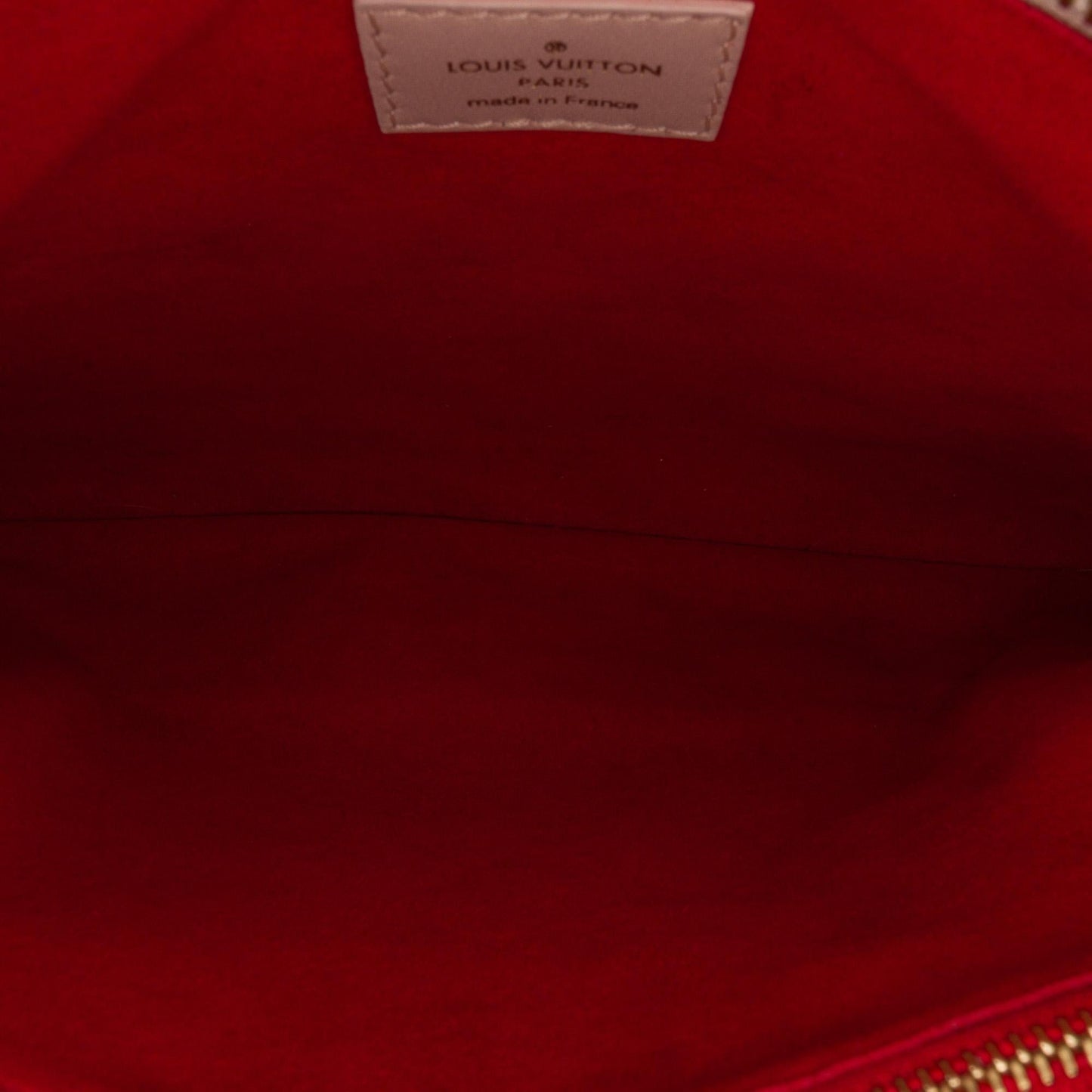 Louis Vuitton Monogram Fall In Love Coussin PM (SHG-sNrHnI)