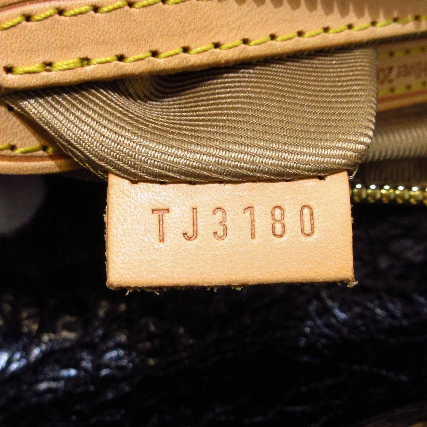 Louis Vuitton Monogram Fleur de Jais Carrousel (SHG-Aae9Dx)