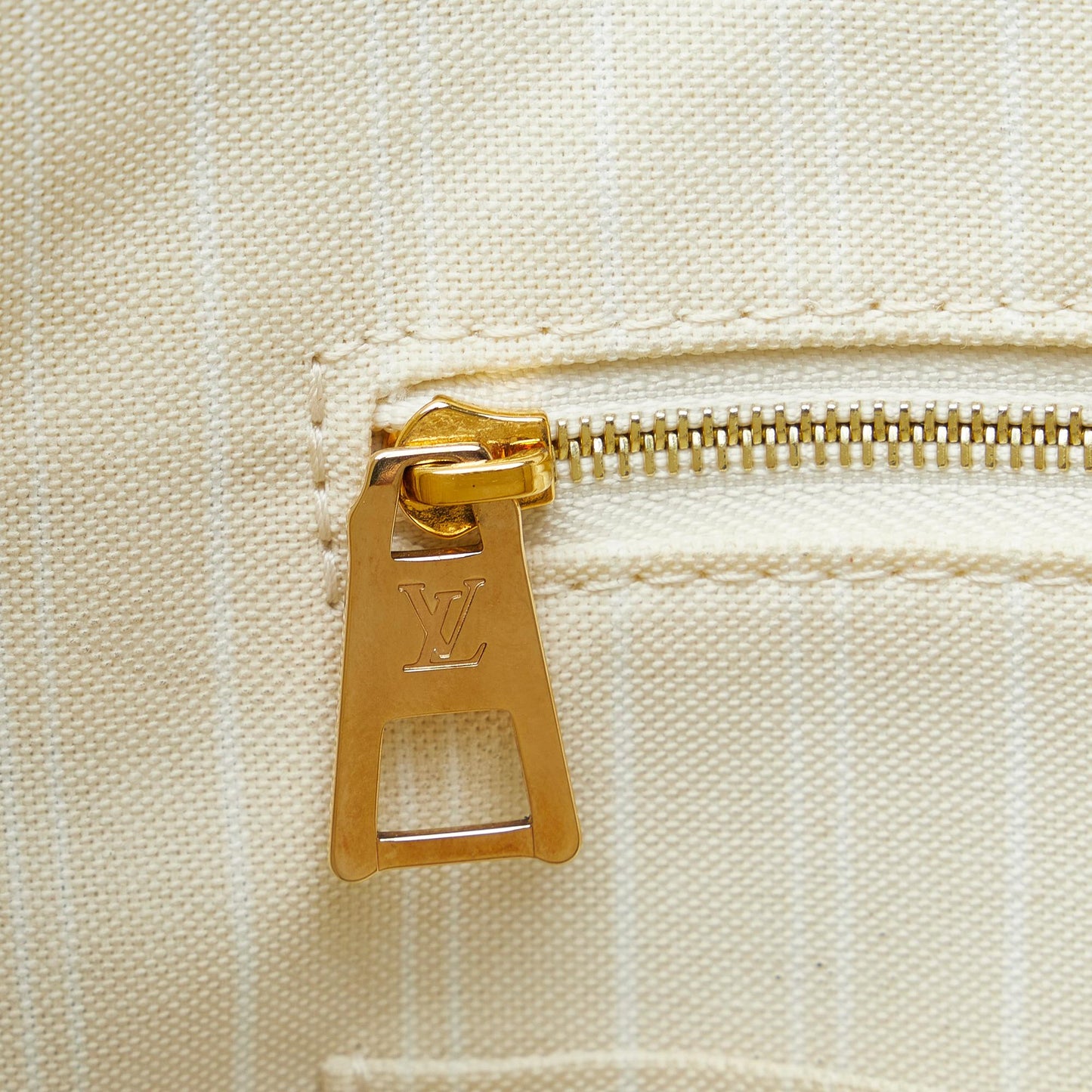 Louis Vuitton Monogram Giant By The Pool OnTheGo GM (SHG-tKl7pq)