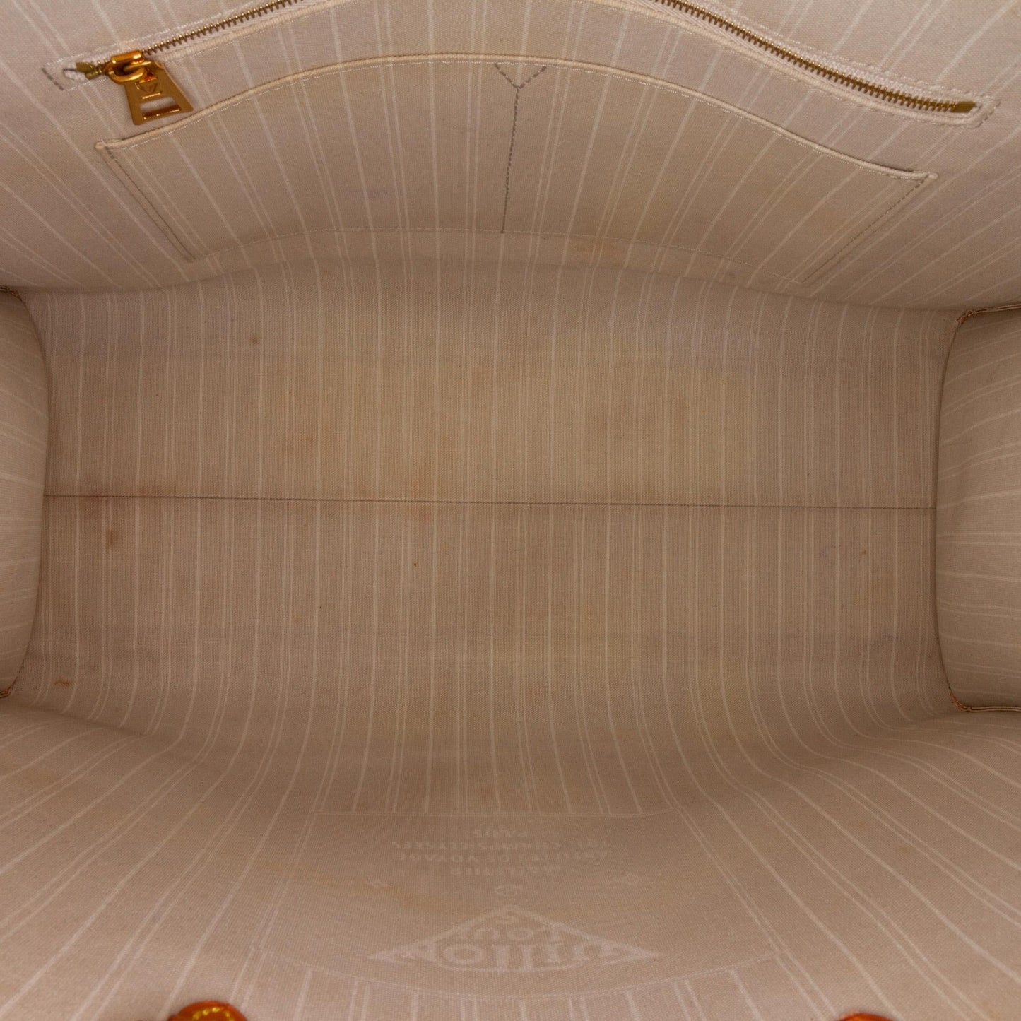 Louis Vuitton Monogram Giant By The Pool Onthego GM (SHG-za9VaB)