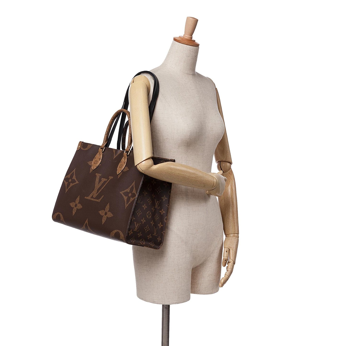 Louis Vuitton Monogram Giant OnTheGo MM