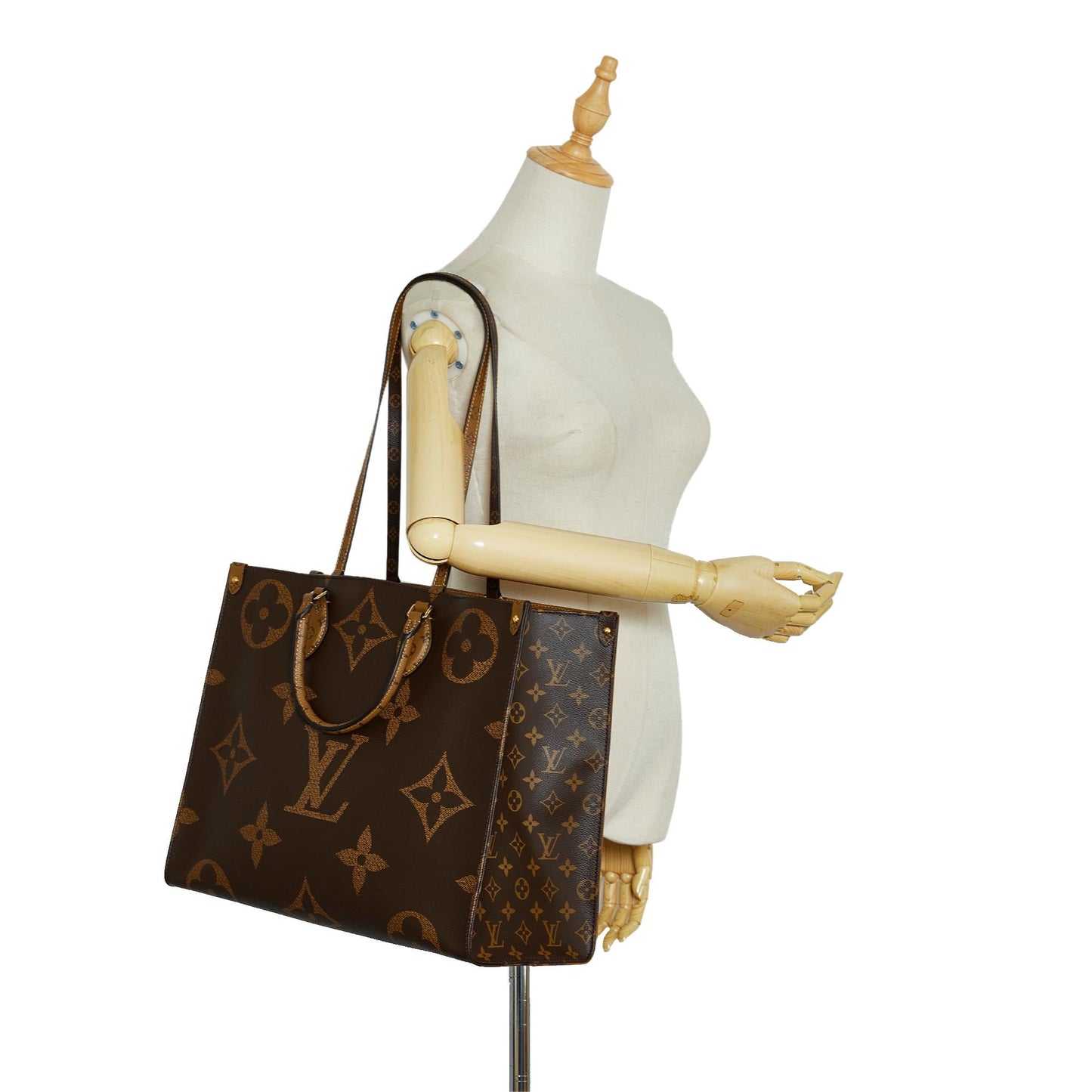 Louis Vuitton Monogram Giant Onthego GM (SHG-cYe7Md)