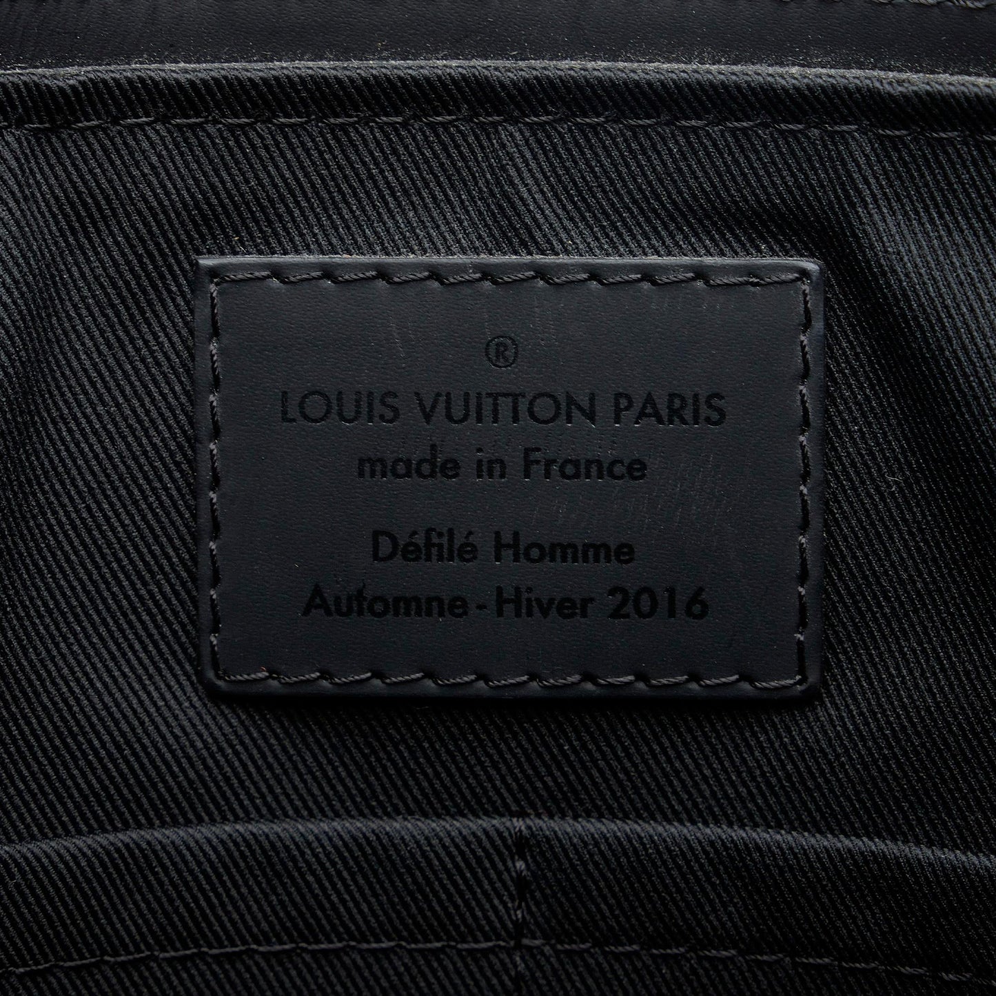Louis Vuitton Monogram Illusion Explorer Tote (SHG-yK2cw7)
