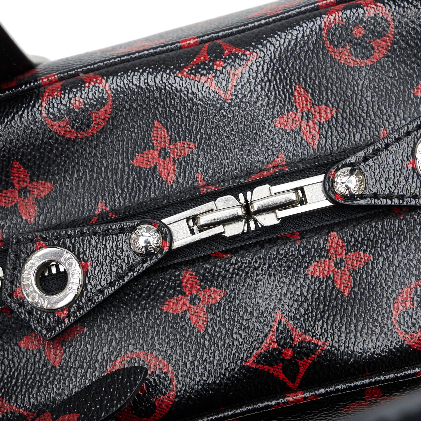 Louis Vuitton Monogram Infrarouge Dora Soft MM (SHG-OKtesl)