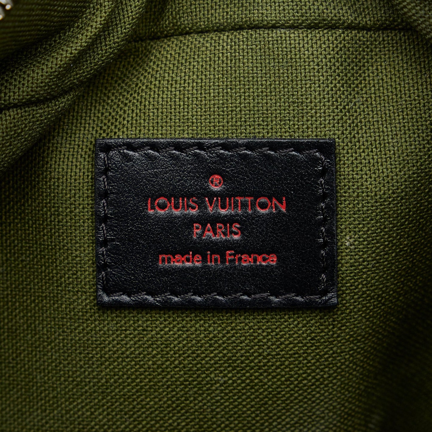 Louis Vuitton Monogram Infrarouge Dora Soft MM (SHG-OKtesl)