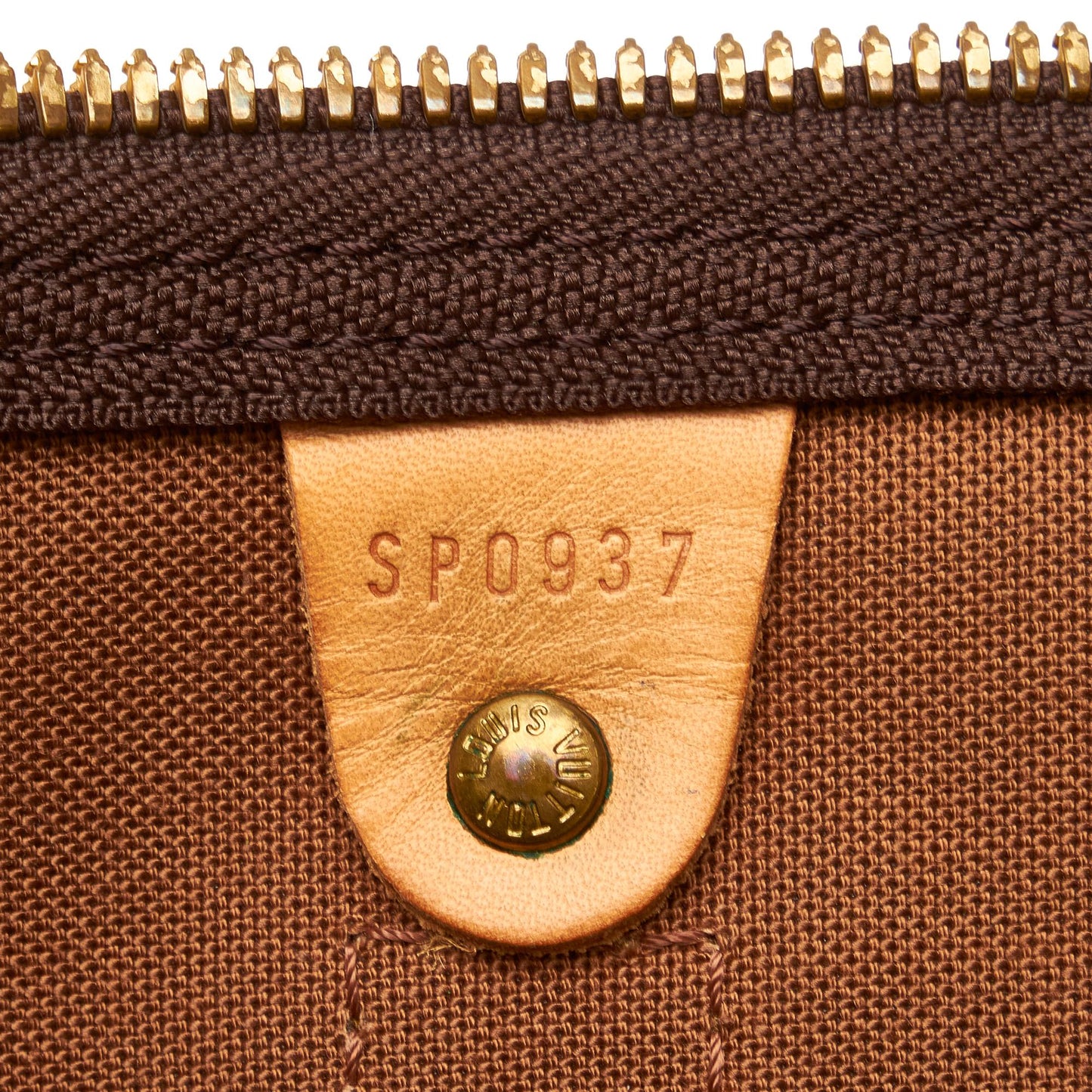 Louis Vuitton Monogram Keepall 50 (SHG-AKQ2H9)