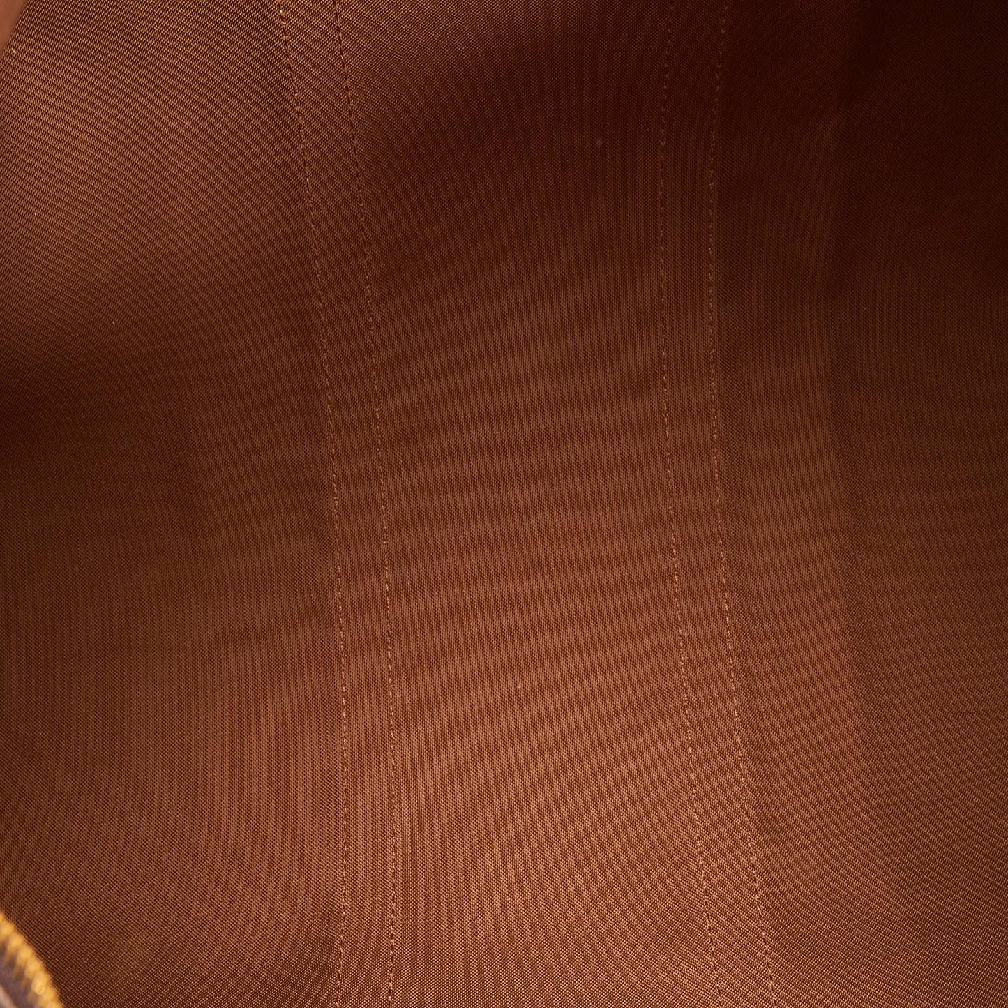 Louis Vuitton Monogram Keepall 50 (SHG-AKQ2H9)