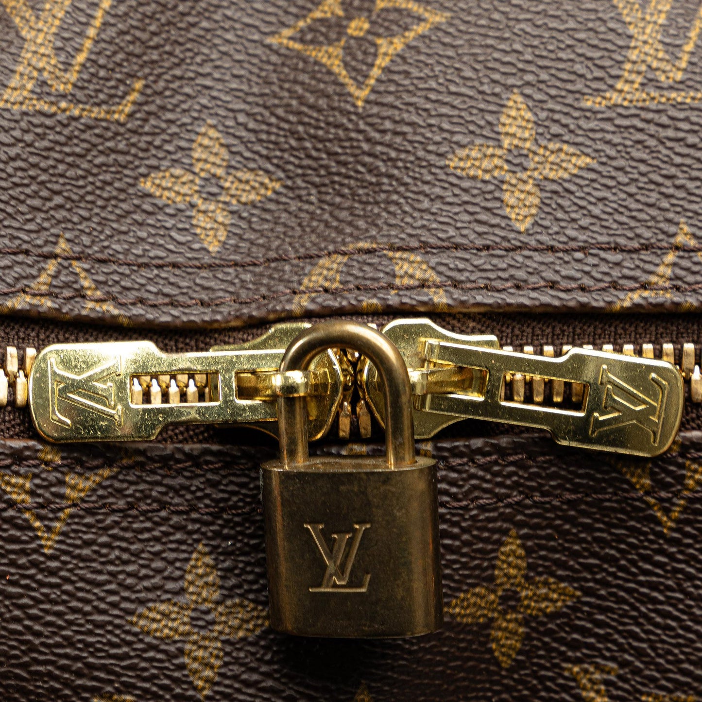Louis Vuitton Monogram Keepall 50 (SHG-5jC72p)