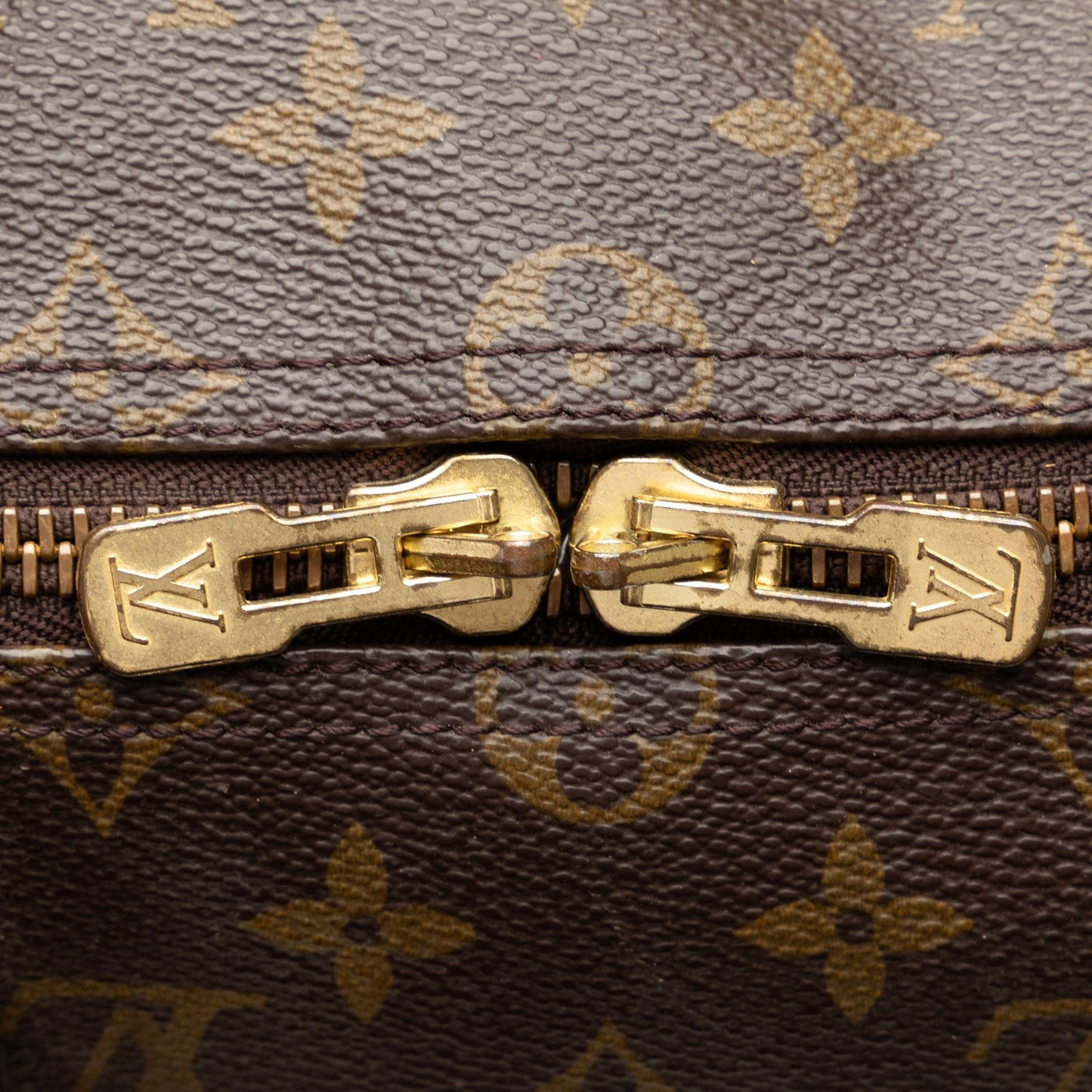 Louis Vuitton Monogram Keepall 50 (SHG-H2KQbn)