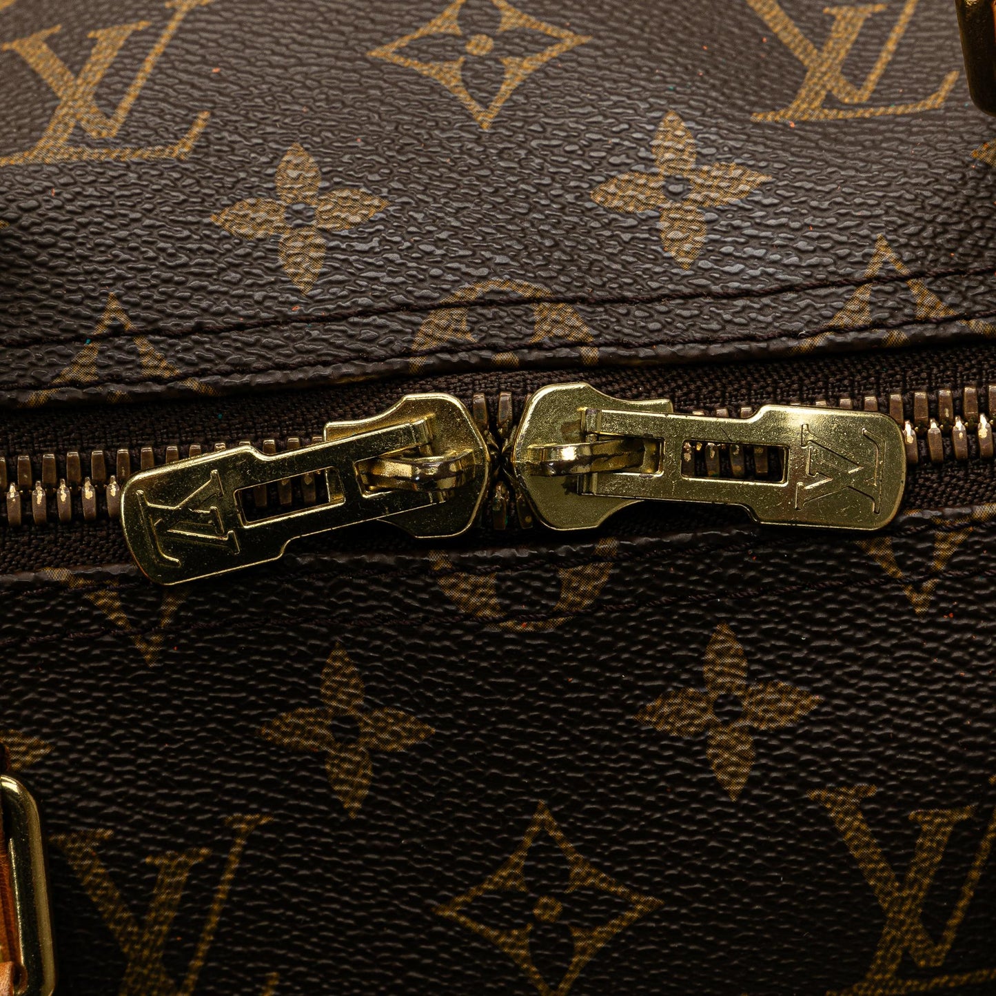 Louis Vuitton Monogram Keepall 50 (SHG-qkMb09)