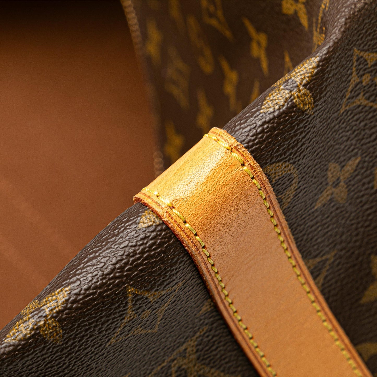 Louis Vuitton Monogram Keepall 50 (SHG-OMzAhA)