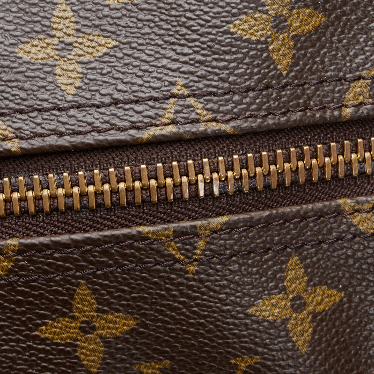 Louis Vuitton Monogram Keepall 55 (SHG-DcjLKU)