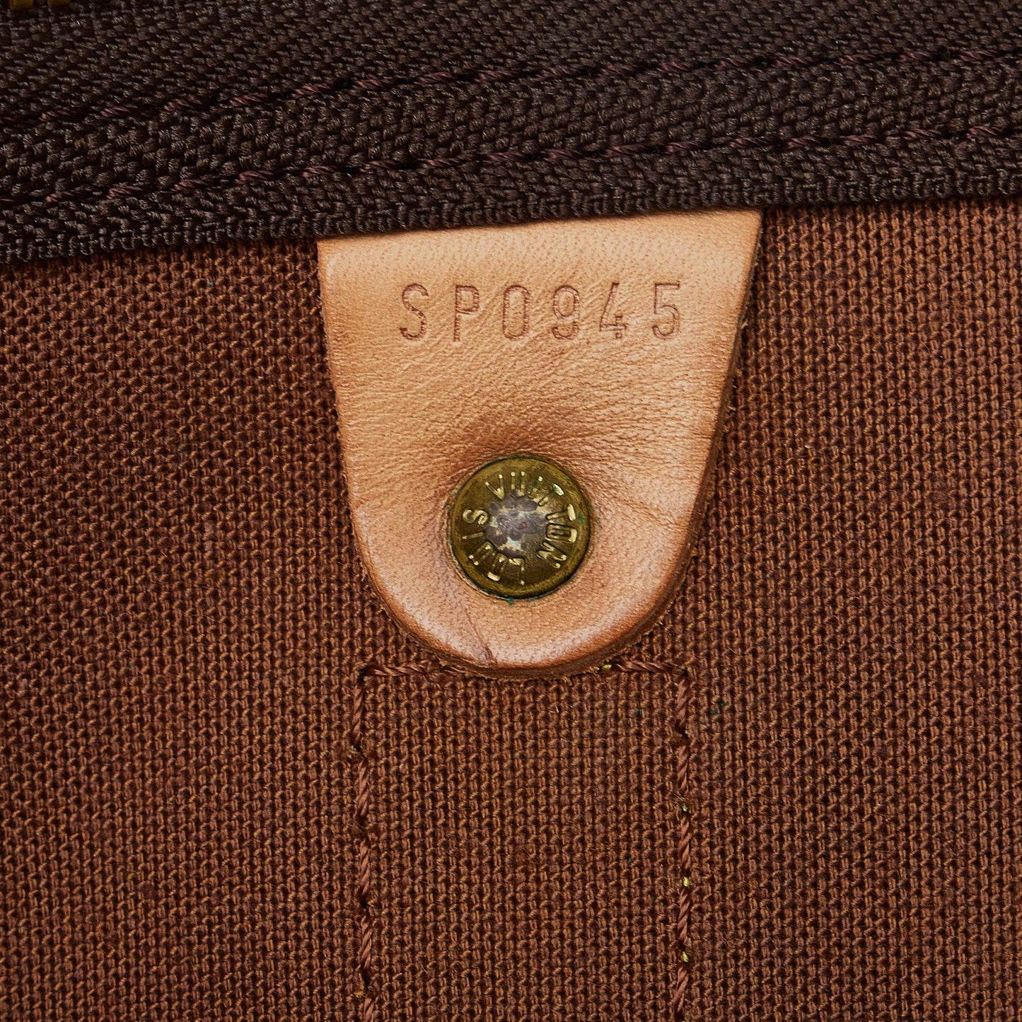 Louis Vuitton Monogram Keepall 55 (SHG-8A6vt9)