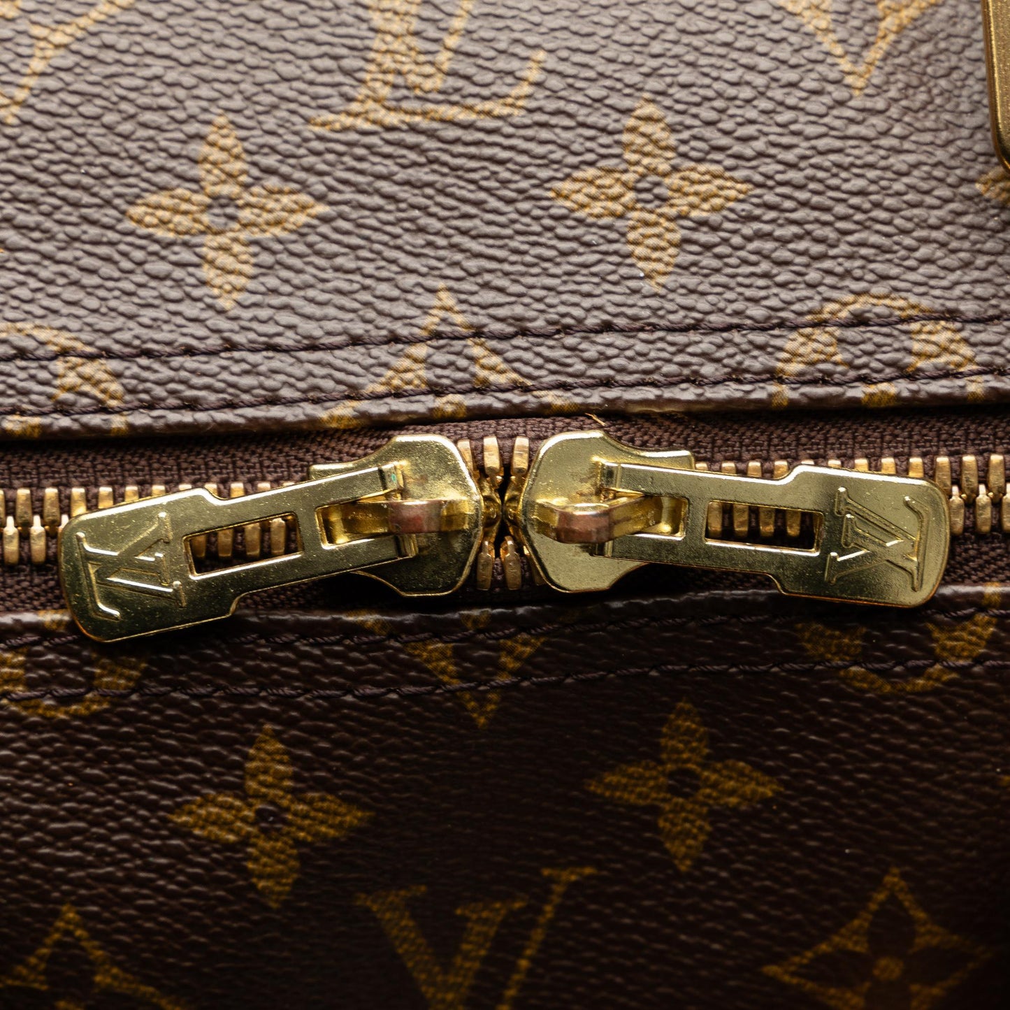 Louis Vuitton Monogram Keepall 55 (SHG-67WO8S)