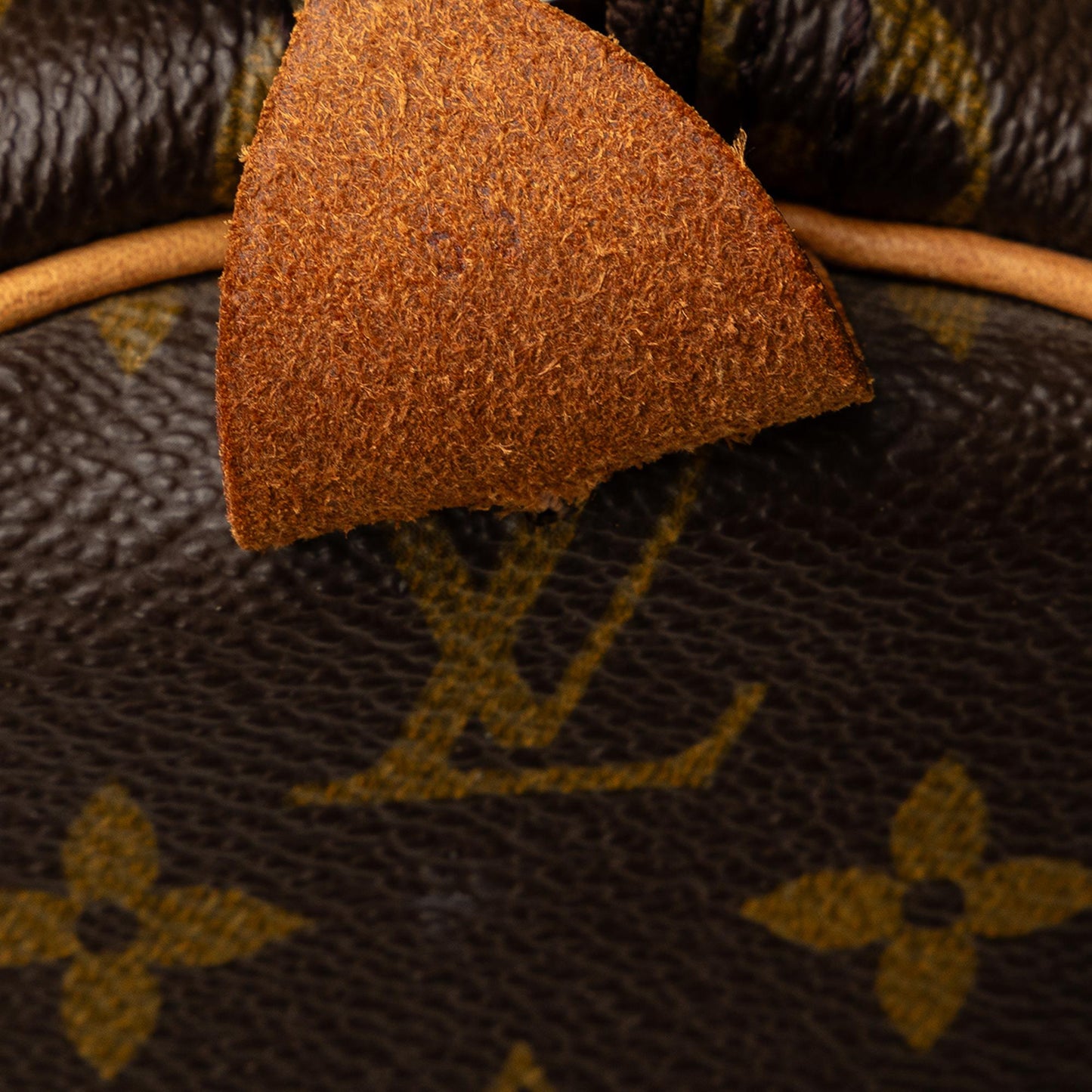 Louis Vuitton Monogram Keepall 55 (SHG-GskJO6)