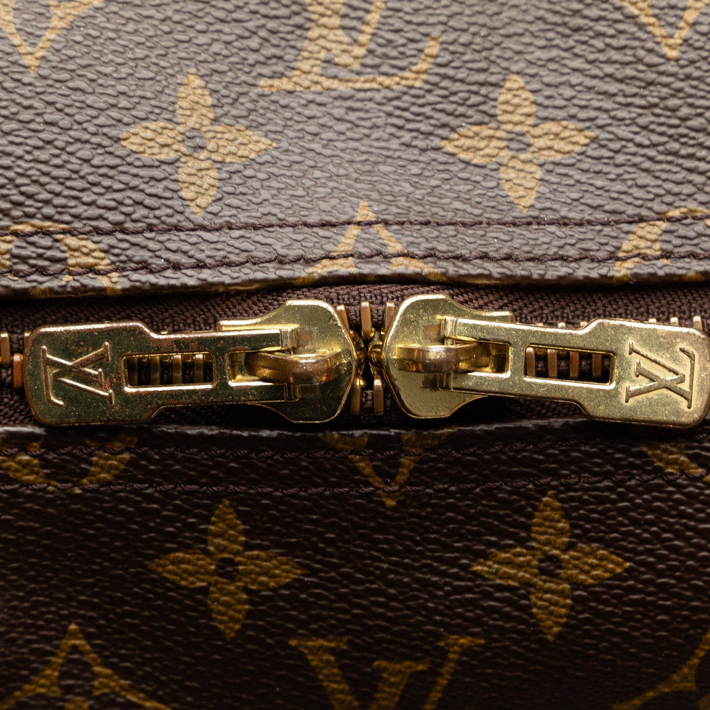 Louis Vuitton Monogram Keepall 55 (SHG-lmU4lK)