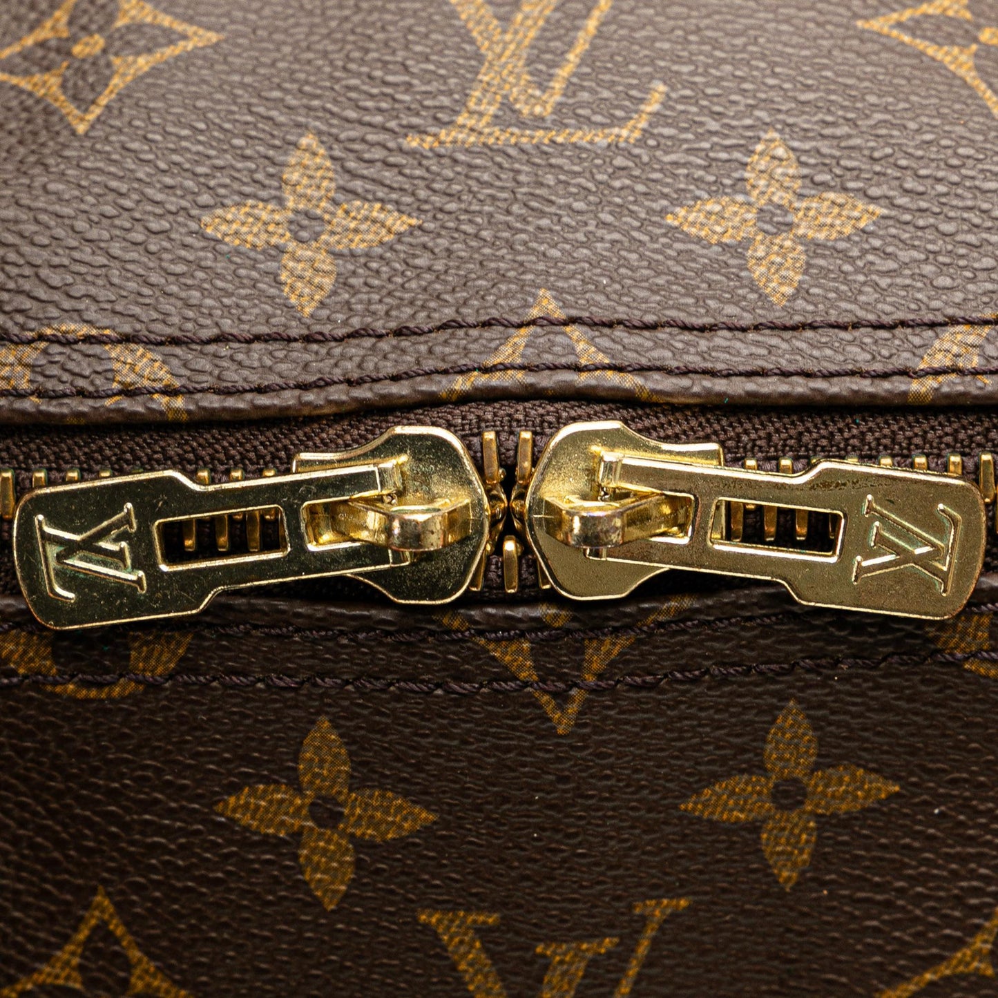 Louis Vuitton Monogram Keepall 55 (SHG-jRBQo1)
