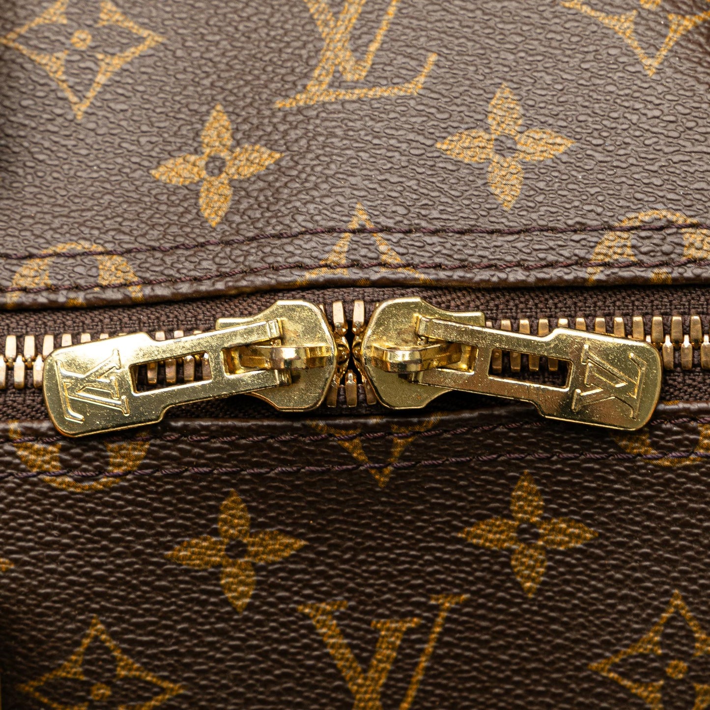 Louis Vuitton Monogram Keepall 55 (SHG-KZCJVp)