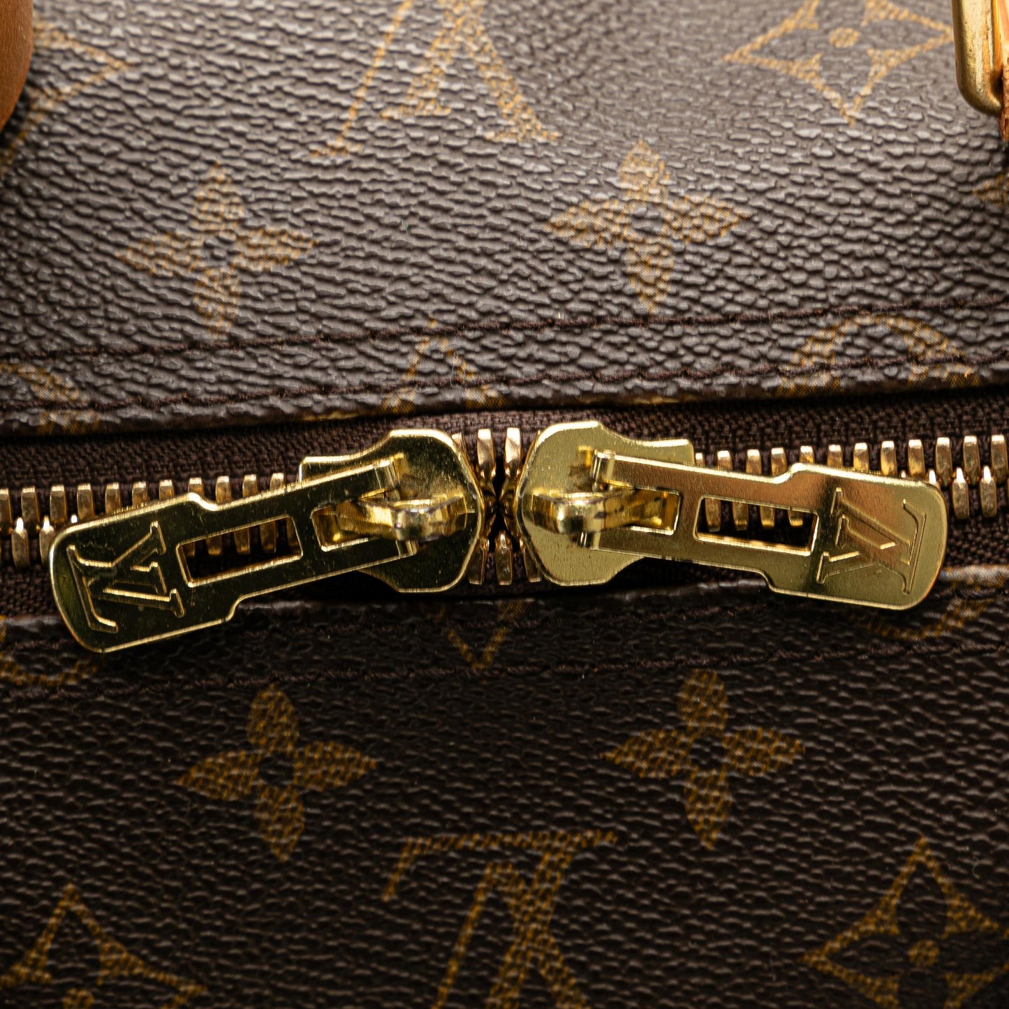 Louis Vuitton Monogram Keepall 55 (SHG-qhVnVv)