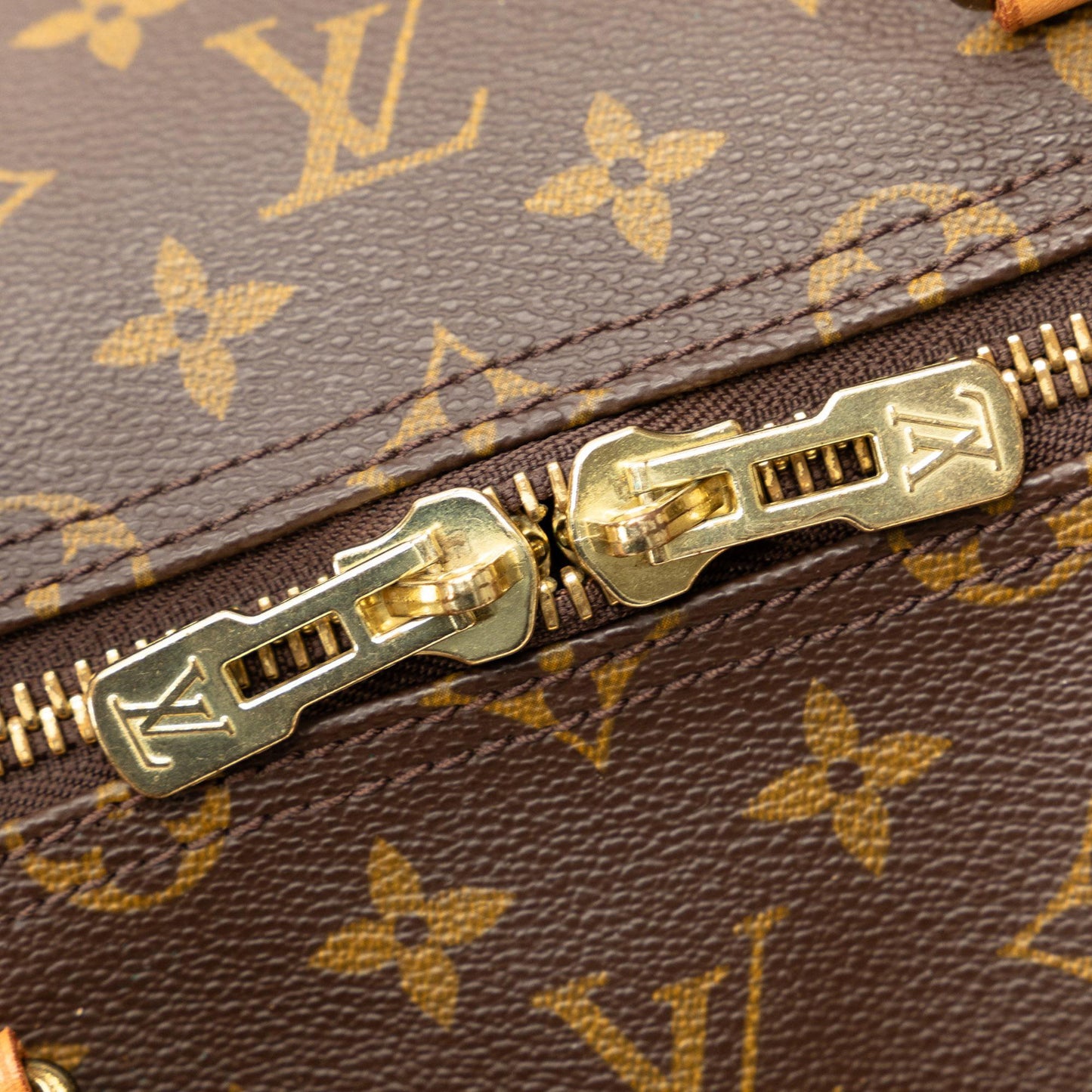 Louis Vuitton Monogram Keepall 55 (SHG-SEyXw6)